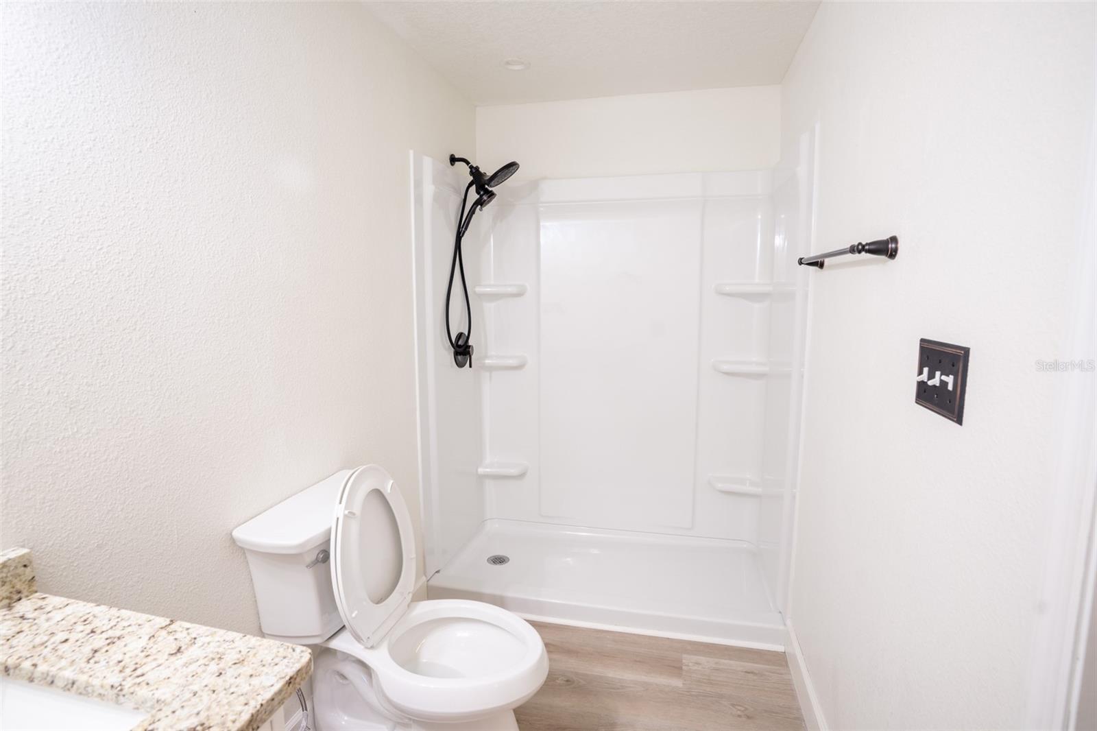 Image 38 of 46 For 12989 Highway 225