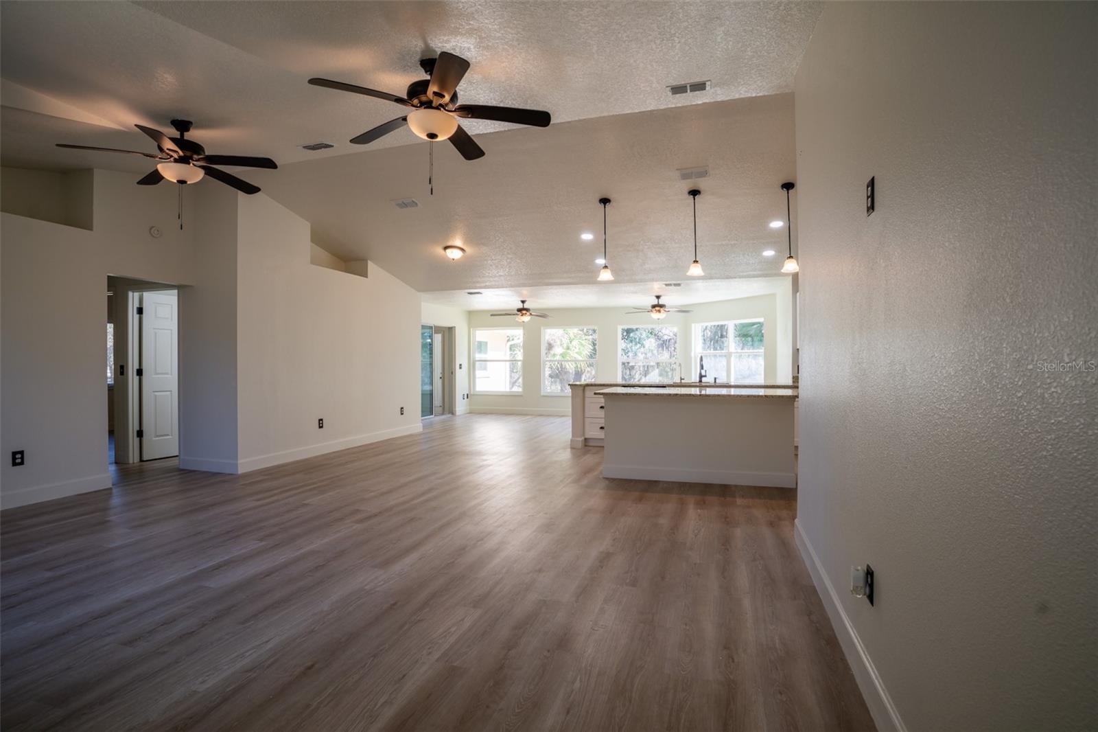 Image 5 of 46 For 12989 Highway 225