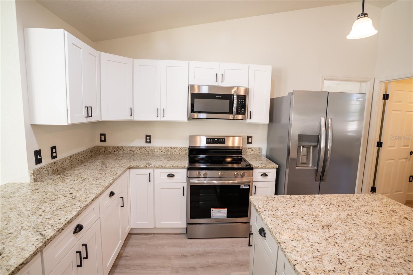 Image 8 of 46 For 12989 Highway 225