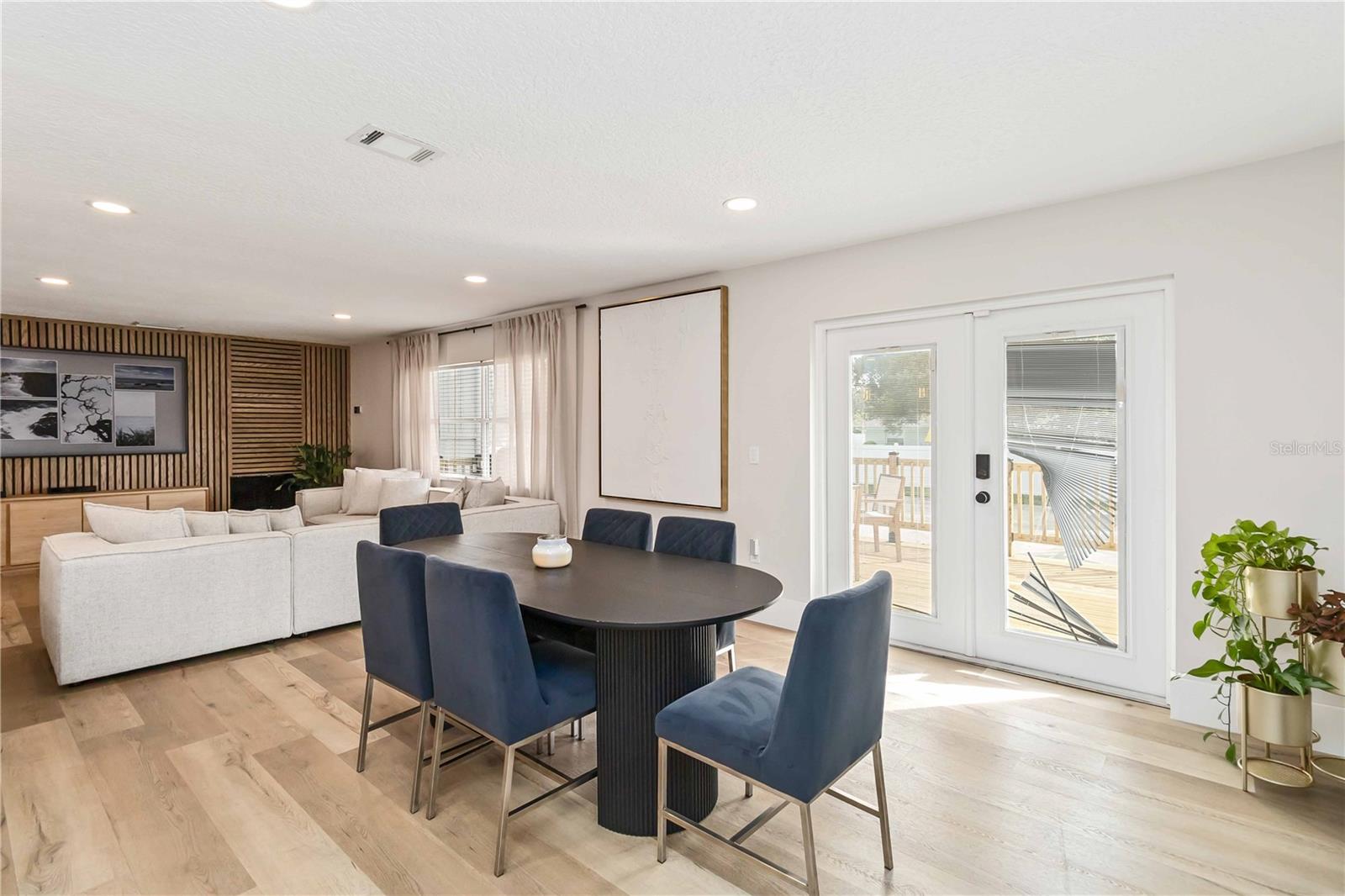 Image 13 of 53 For 8124 Laurel Tree Drive