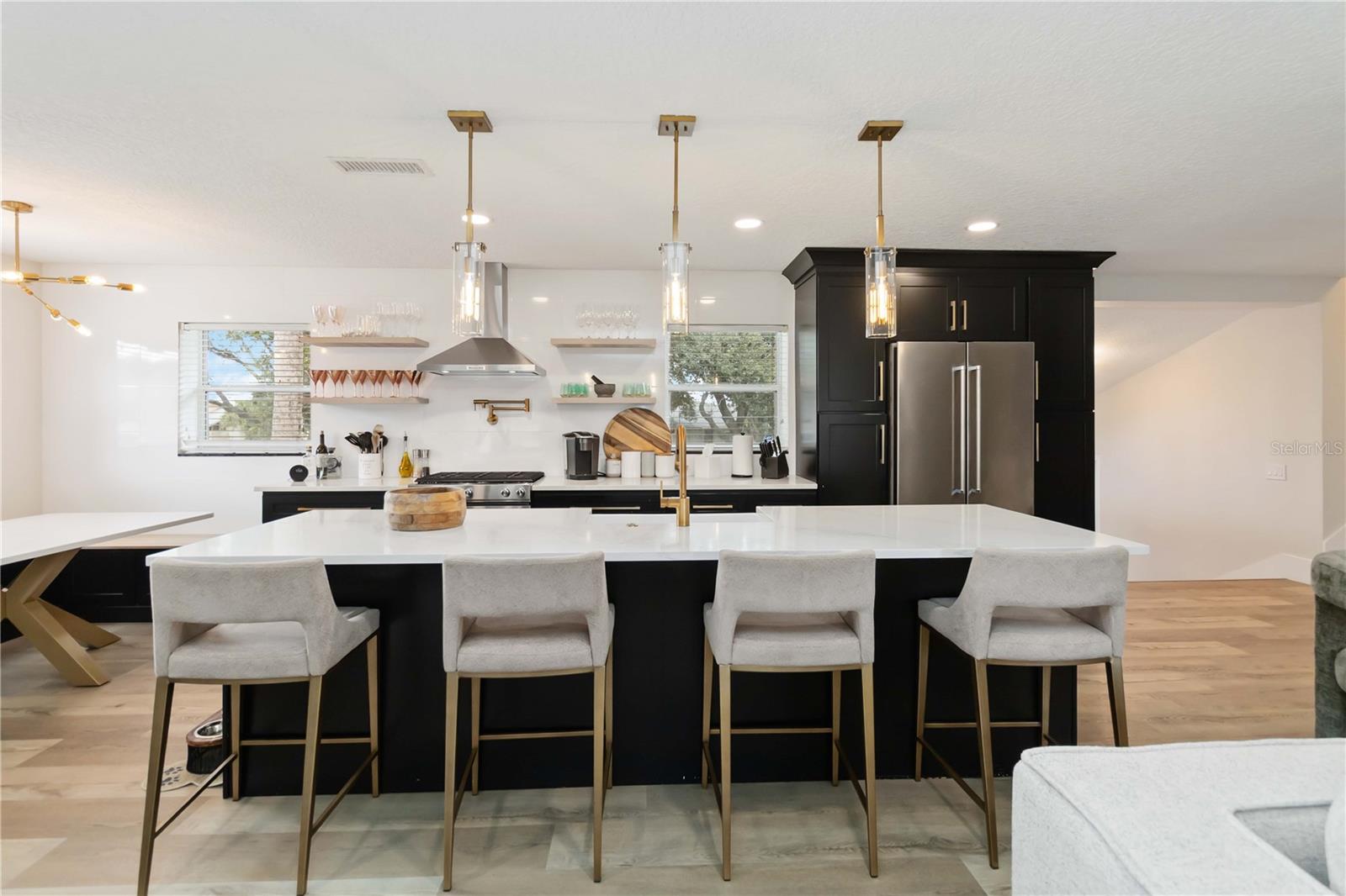 Image 14 of 53 For 8124 Laurel Tree Drive