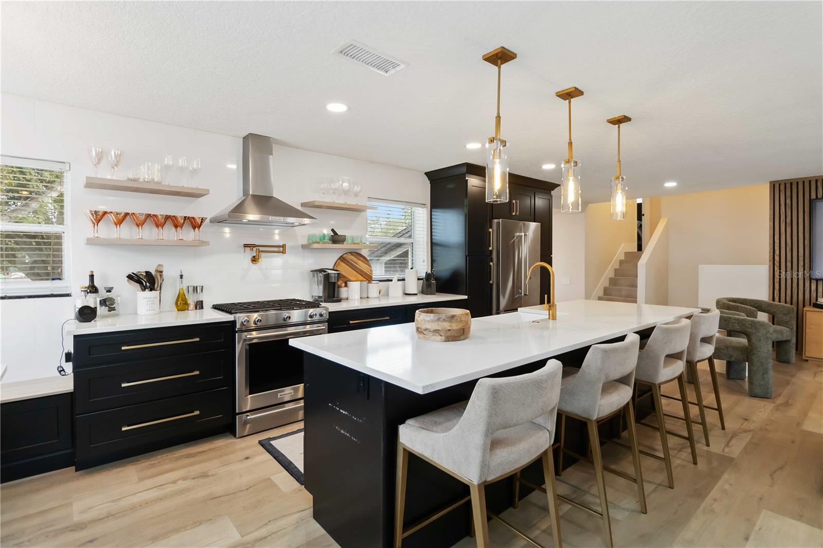 Image 15 of 53 For 8124 Laurel Tree Drive