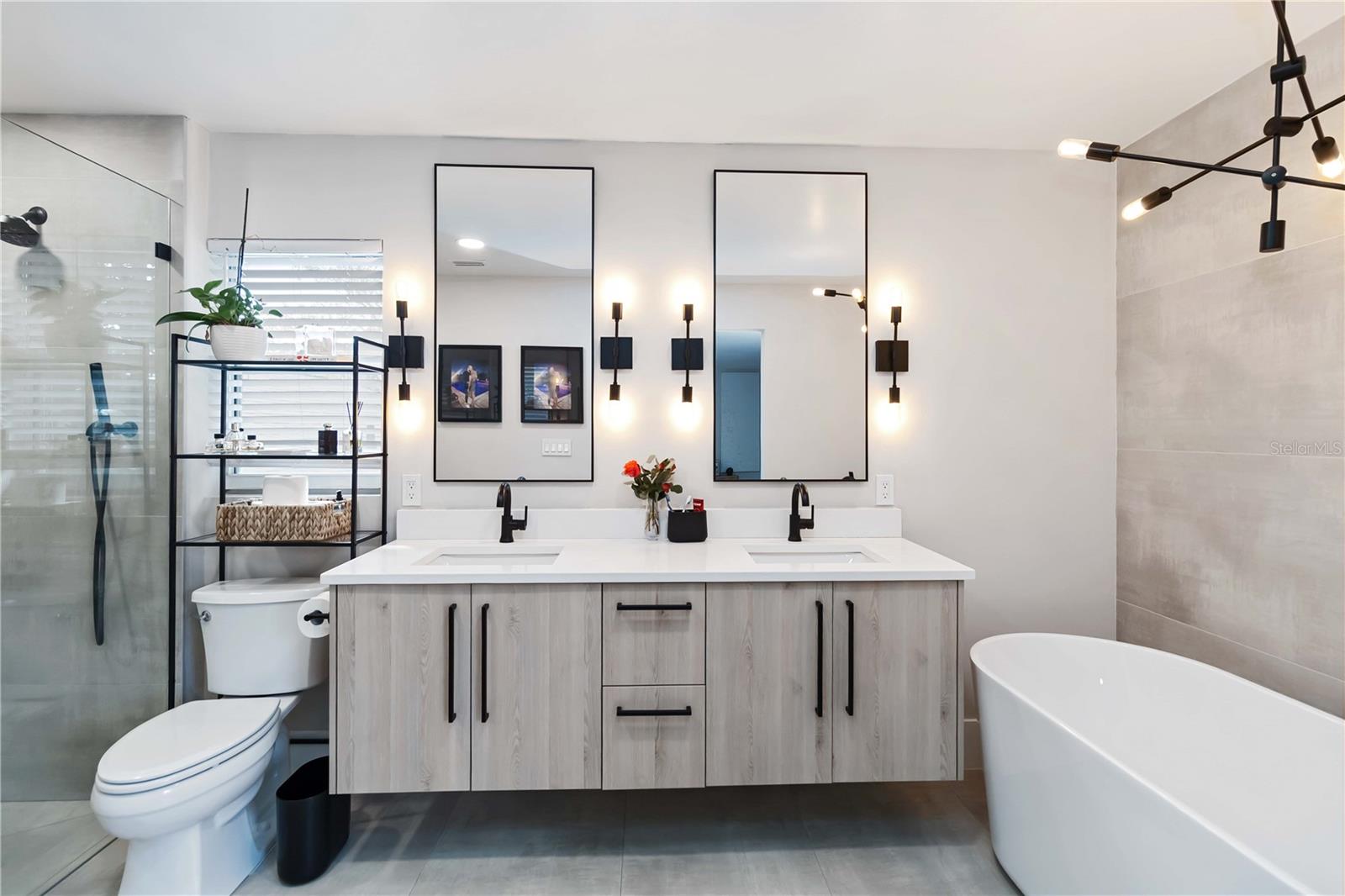 Image 24 of 53 For 8124 Laurel Tree Drive