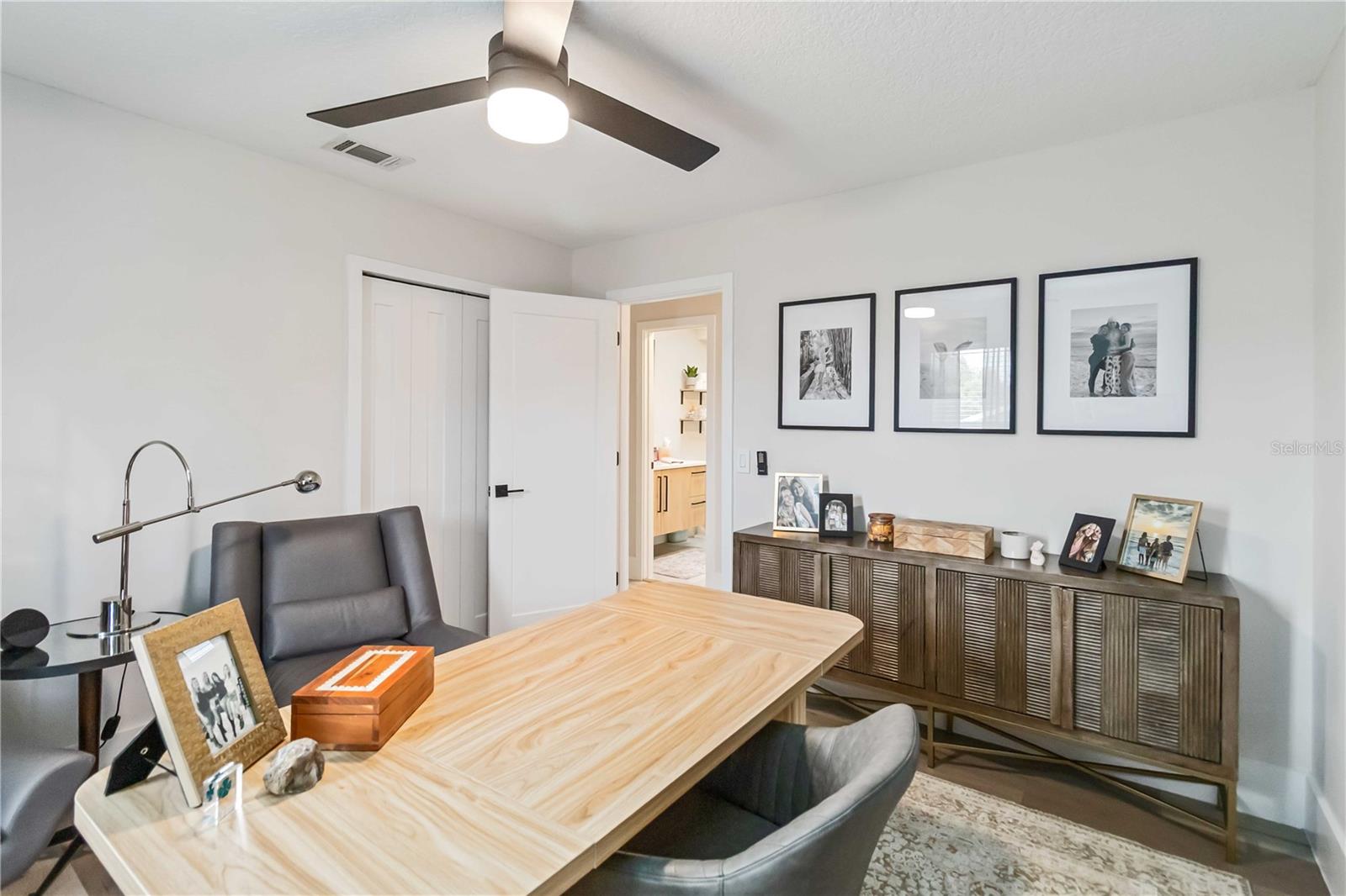 Image 28 of 53 For 8124 Laurel Tree Drive