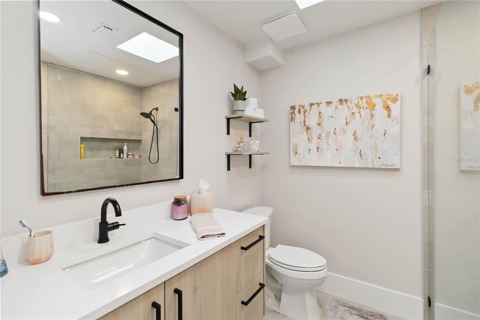 Image 33 of 53 For 8124 Laurel Tree Drive