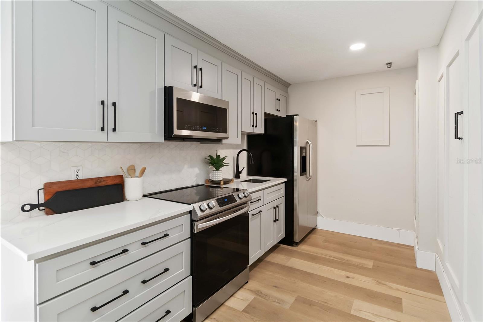 Image 35 of 53 For 8124 Laurel Tree Drive