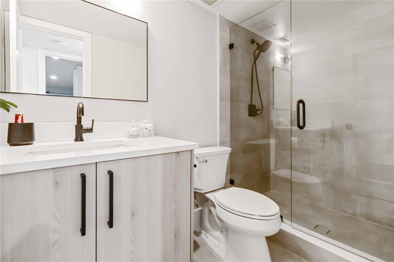 Image 39 of 53 For 8124 Laurel Tree Drive