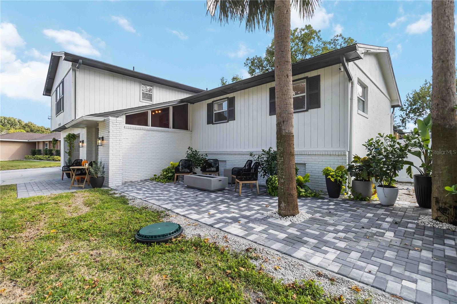 Image 6 of 53 For 8124 Laurel Tree Drive