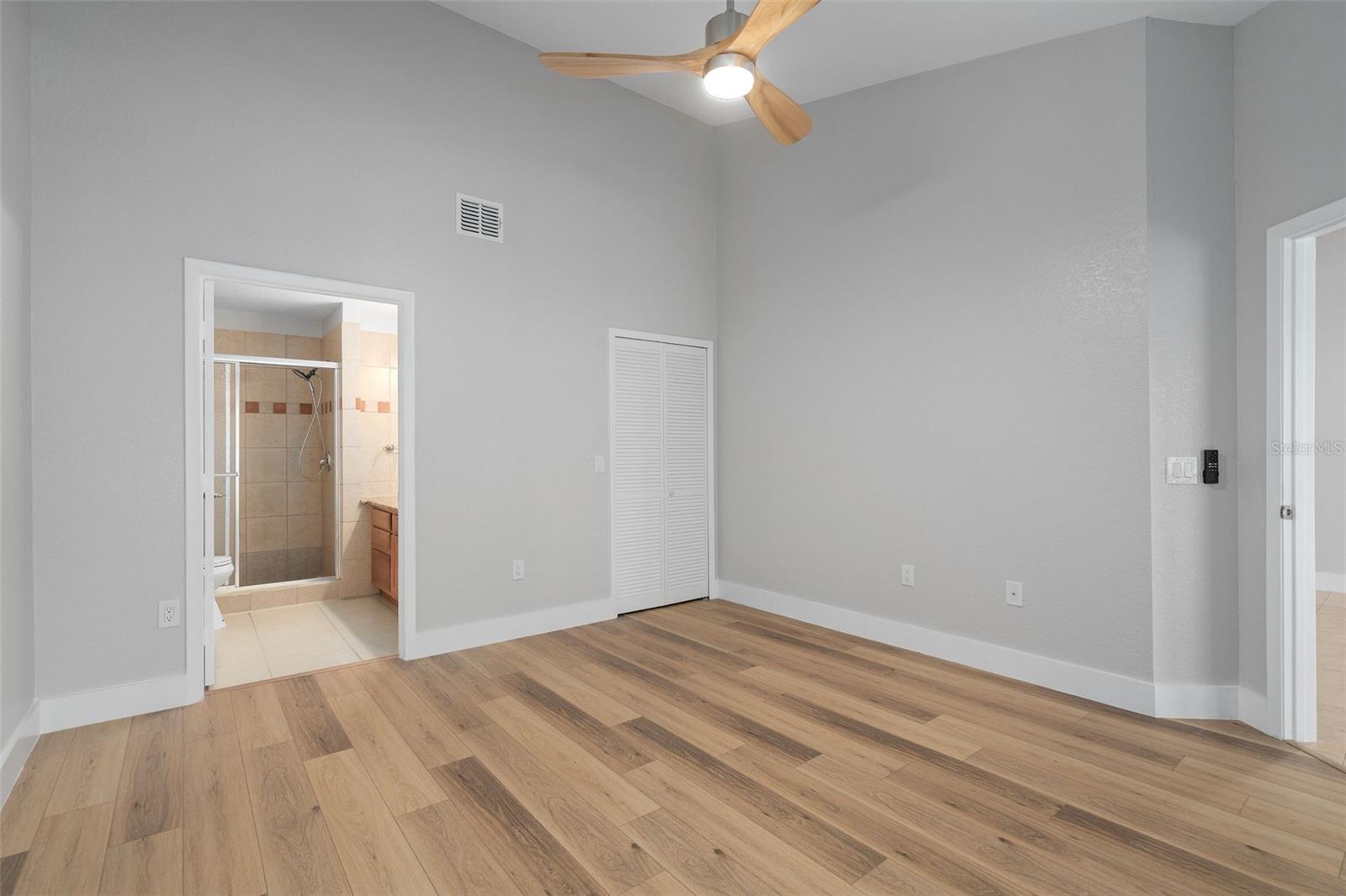 Image 18 of 35 For 7784 Sugar Bend Drive 7784