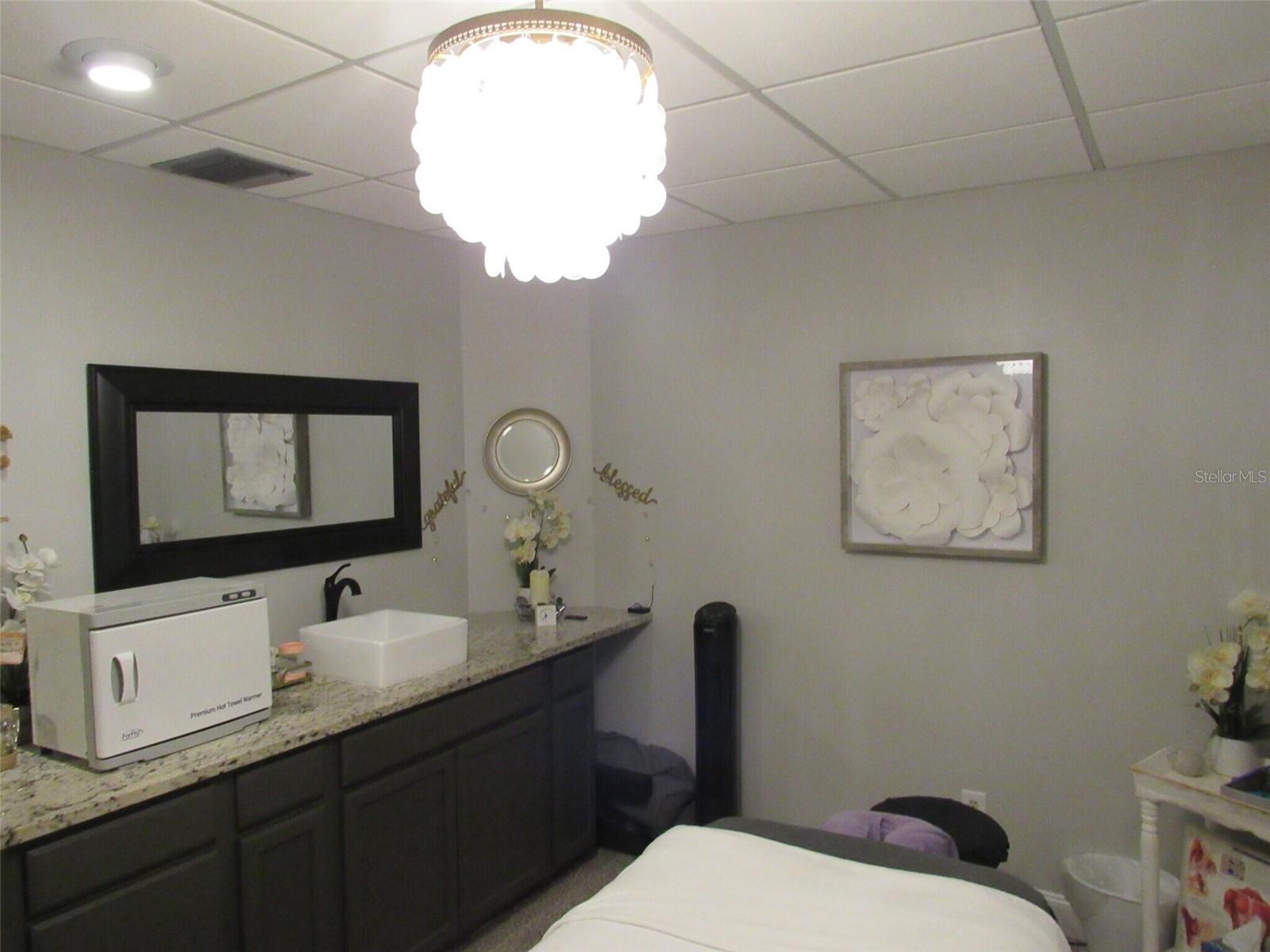 Image 19 of 25 For 595 Granada Boulevard 70