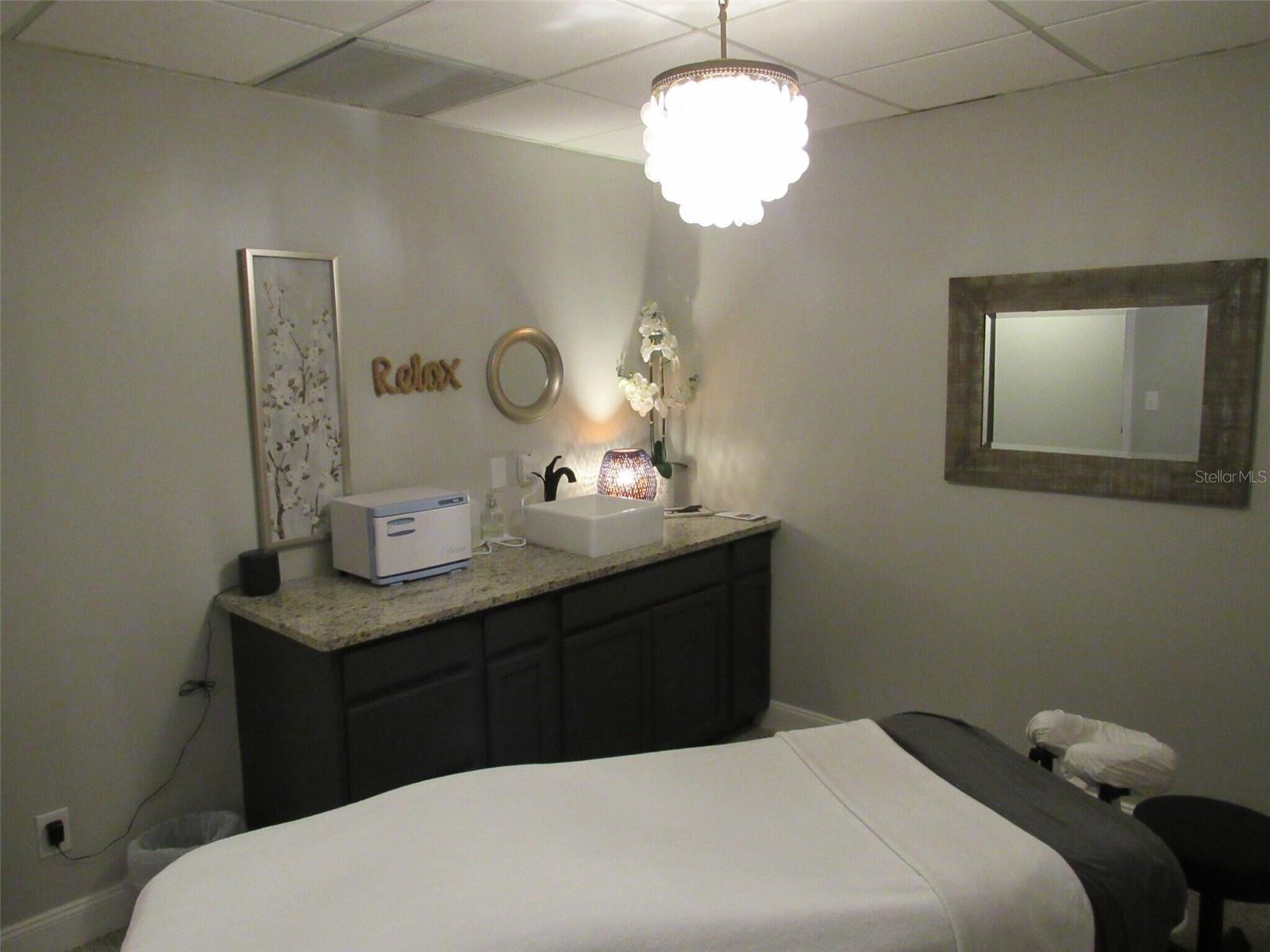 Image 23 of 25 For 595 Granada Boulevard 70