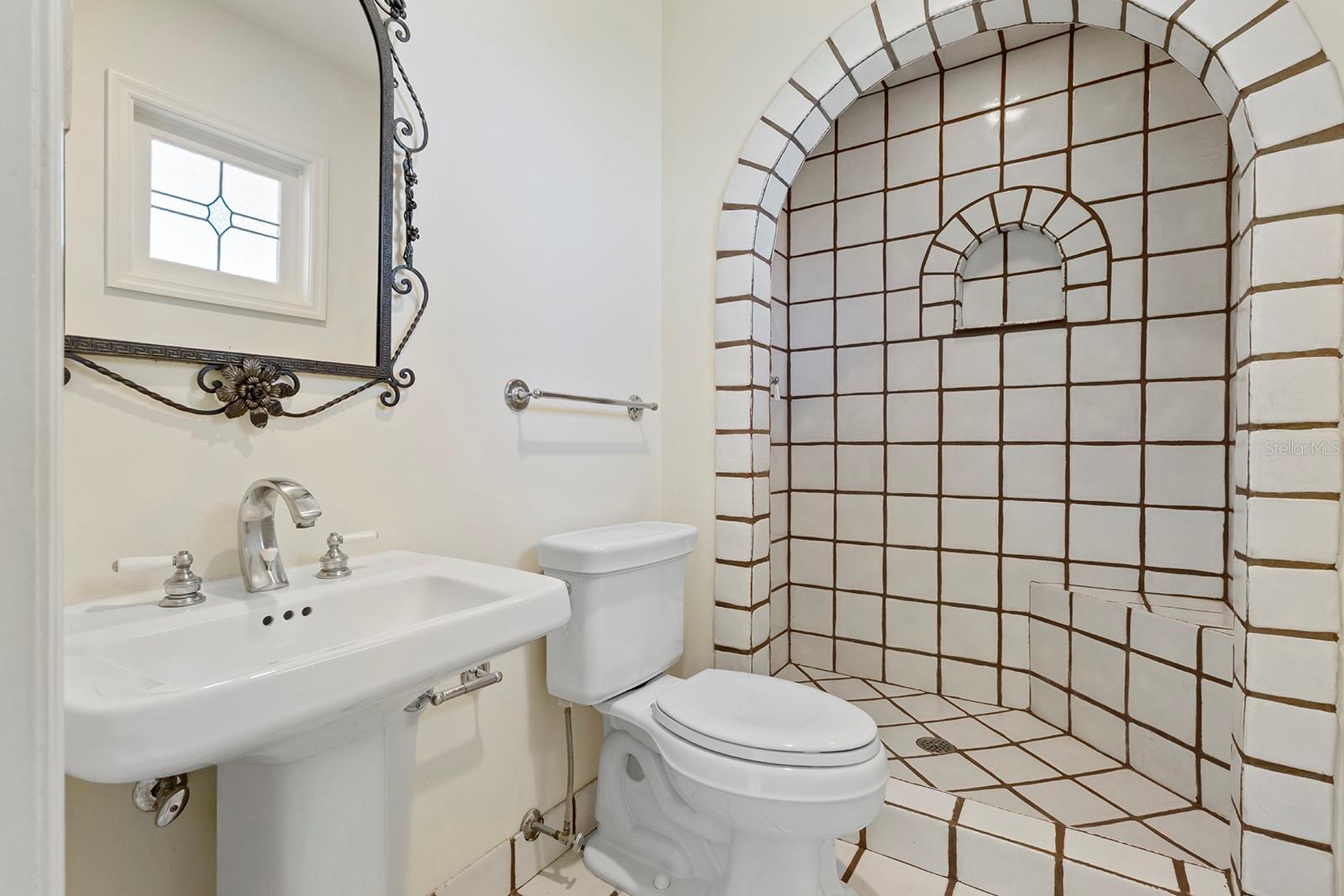 Image 11 of 31 For 3519 Cullen Lake Shore Drive