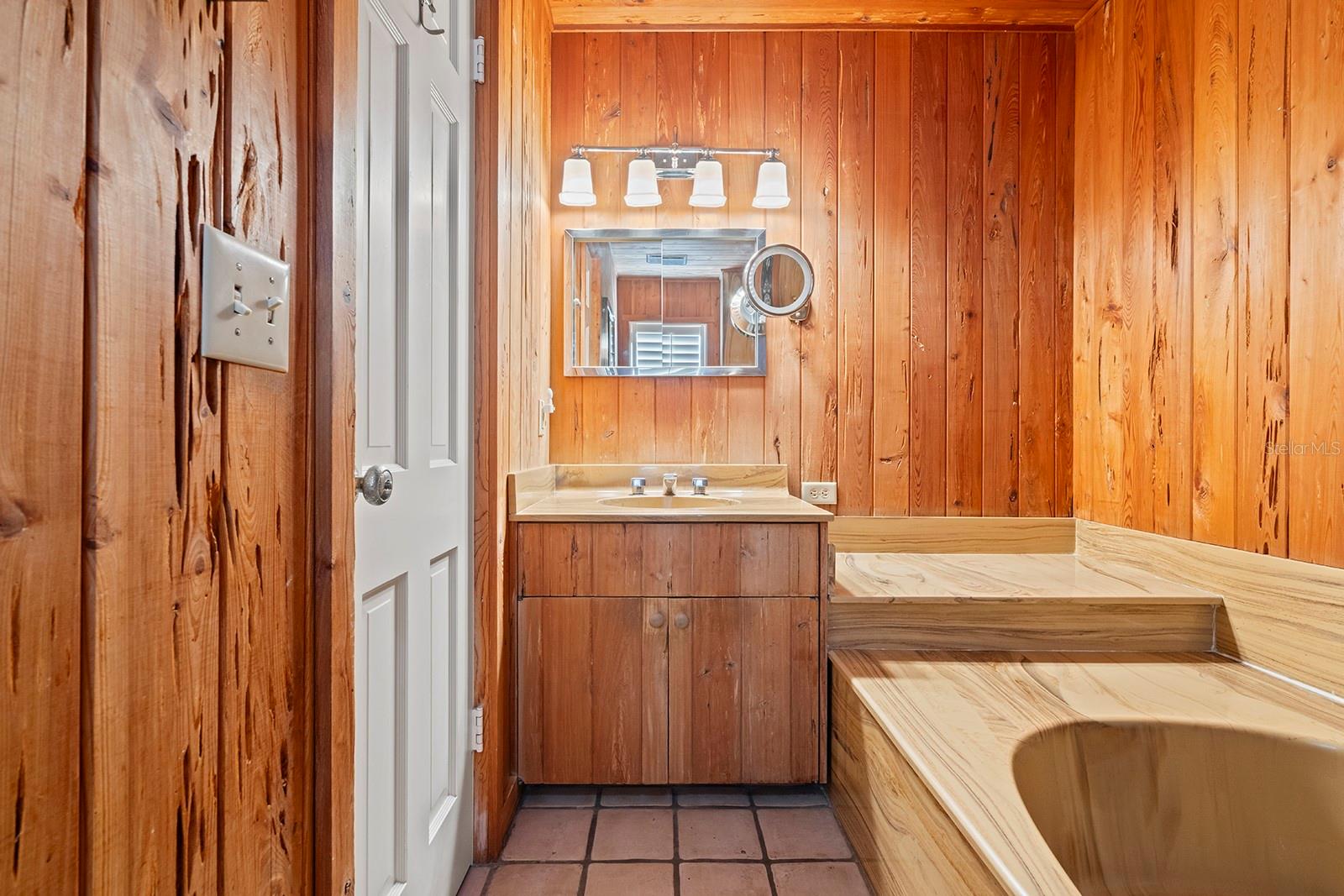 Image 18 of 31 For 3519 Cullen Lake Shore Drive