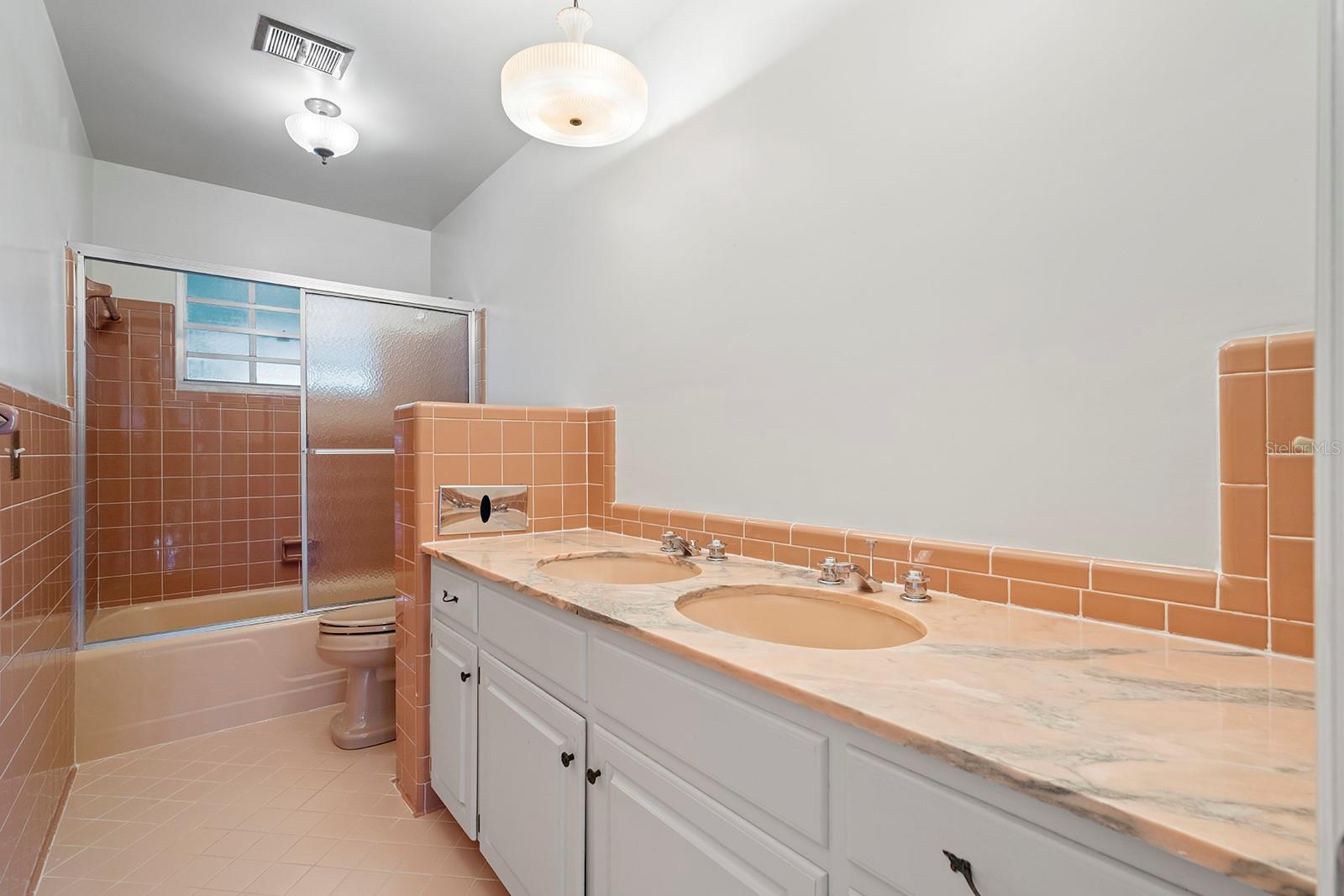 Image 22 of 31 For 3519 Cullen Lake Shore Drive