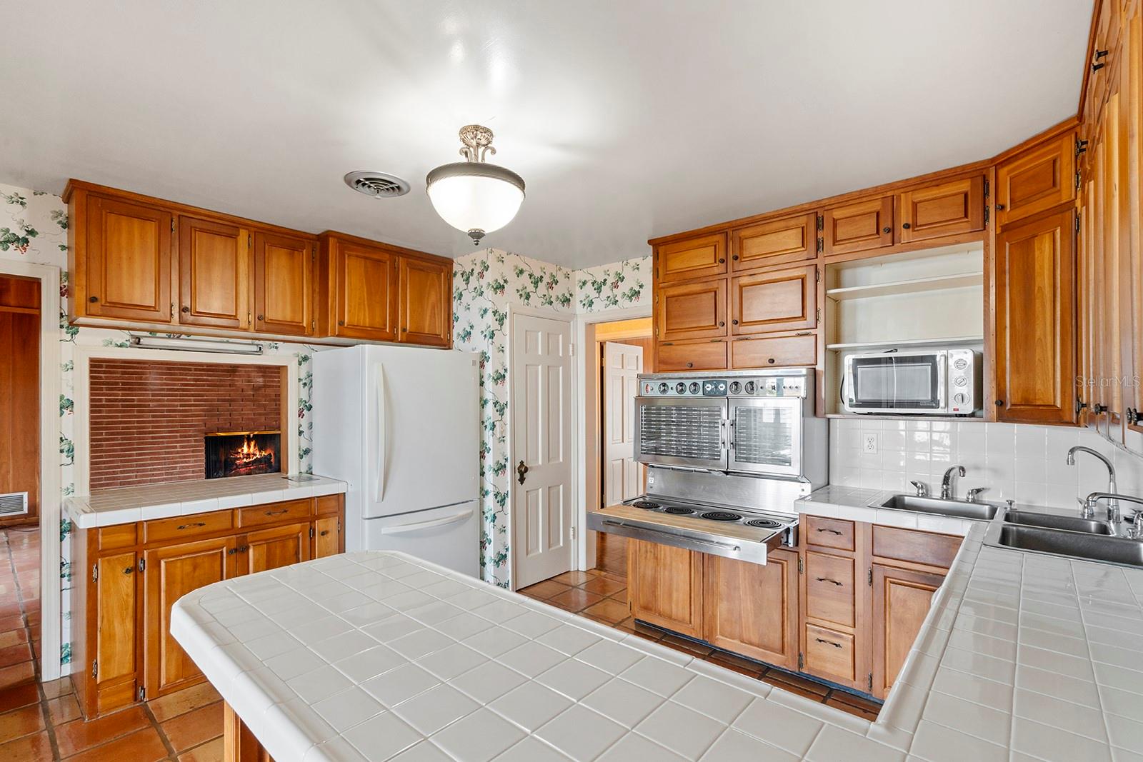 Image 8 of 31 For 3519 Cullen Lake Shore Drive