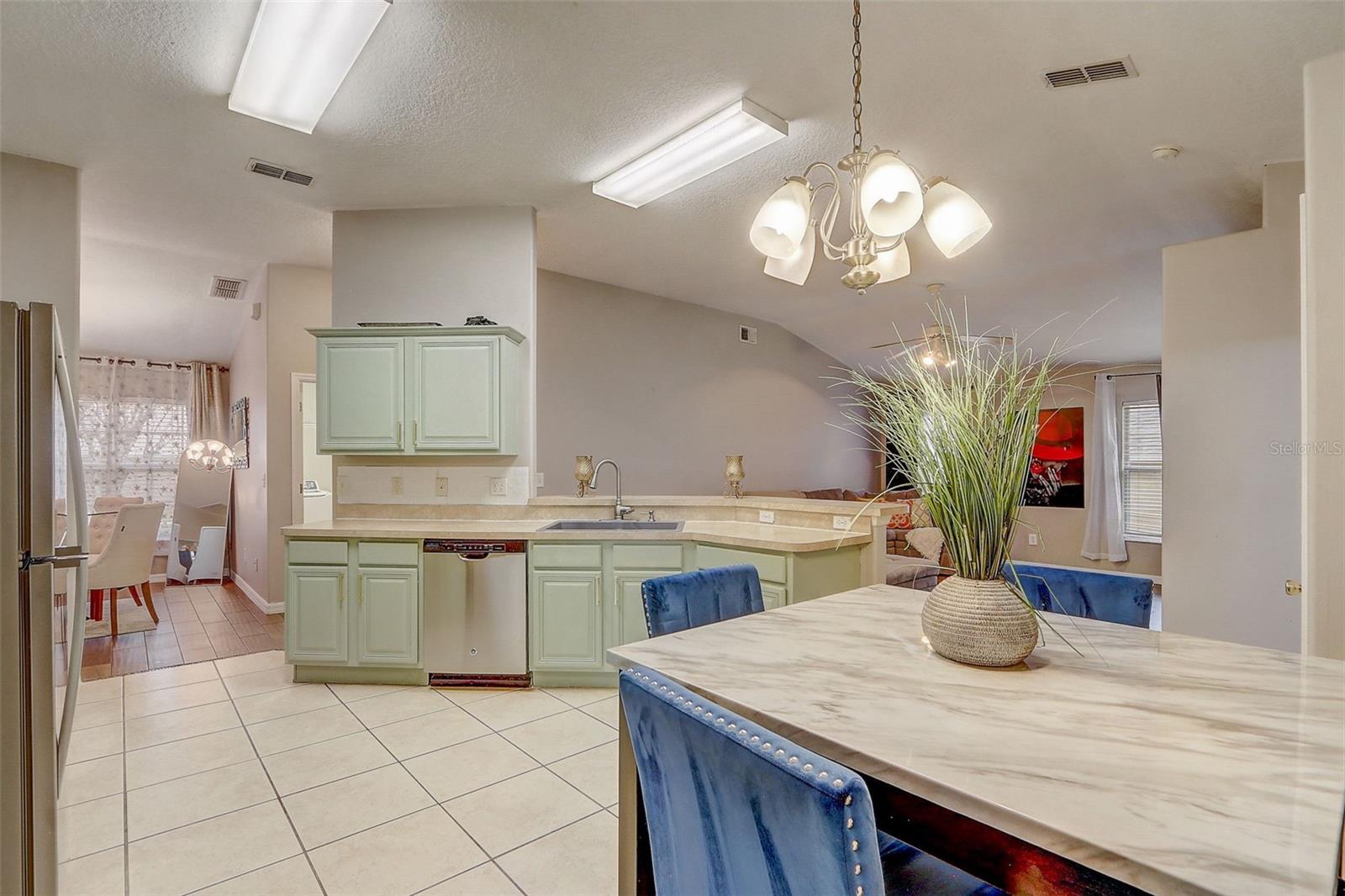 Image 14 of 45 For 129 Compass Rose Dr Brook