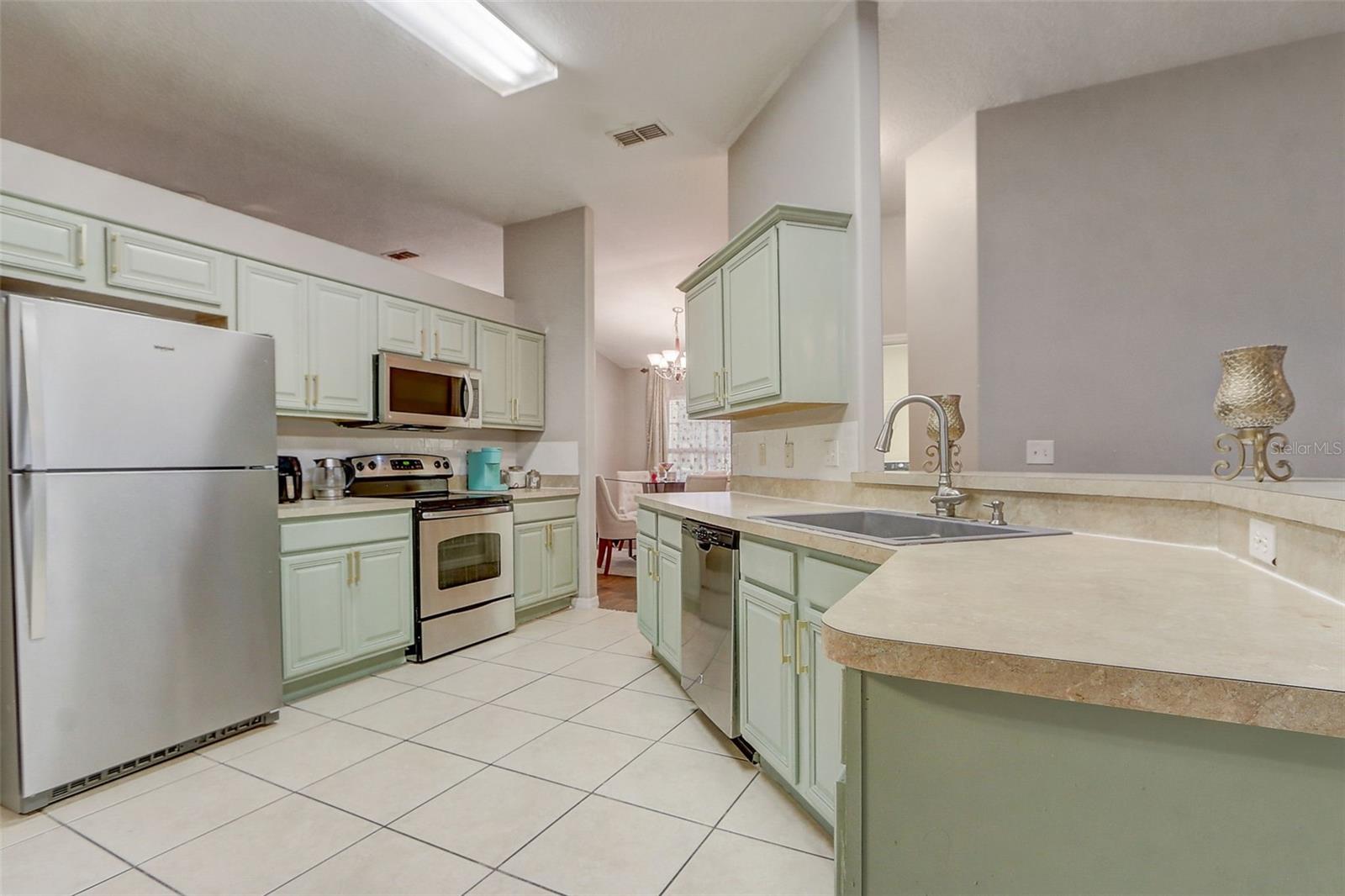 Image 15 of 45 For 129 Compass Rose Dr Brook