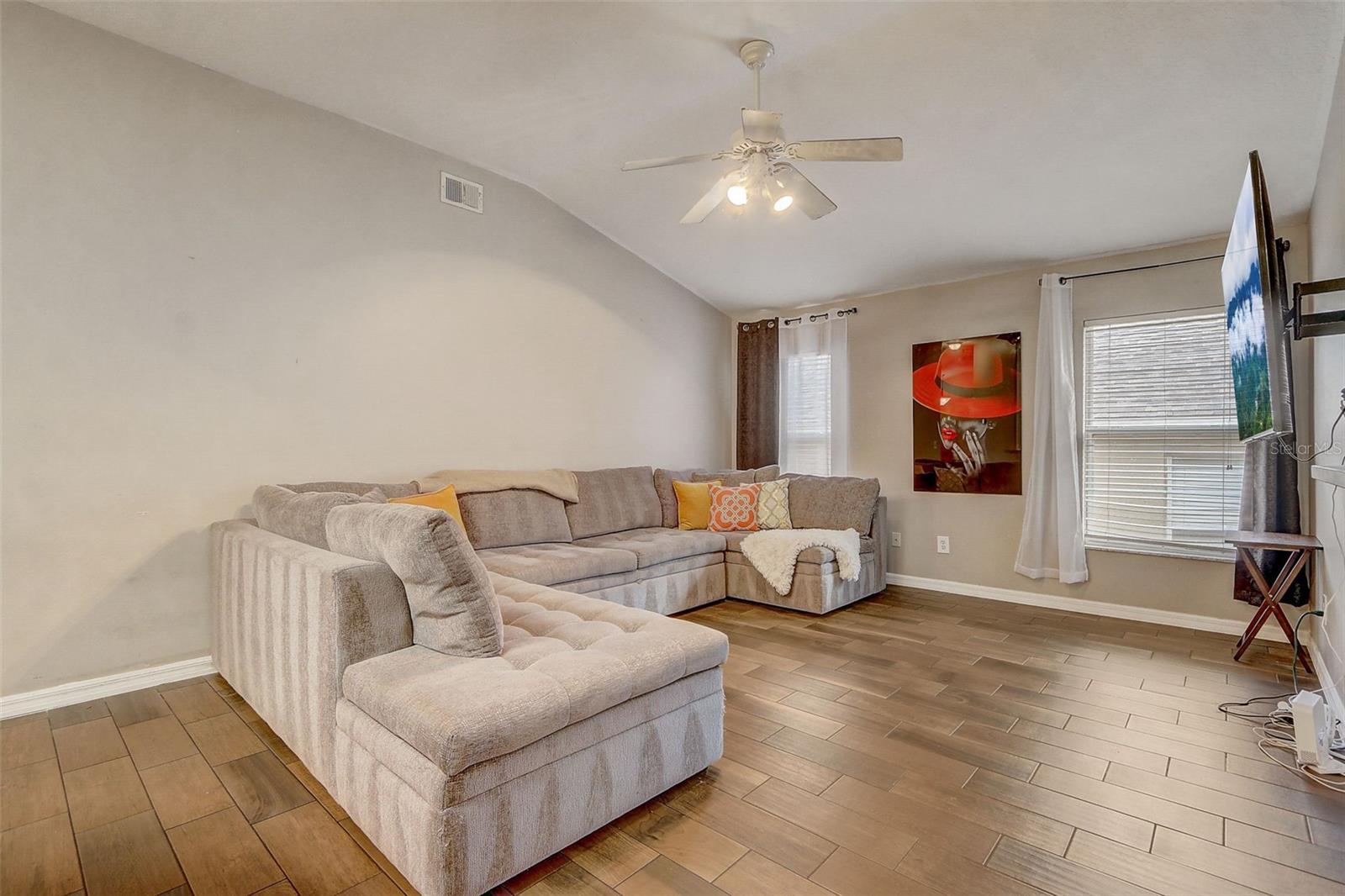 Image 19 of 45 For 129 Compass Rose Dr Brook