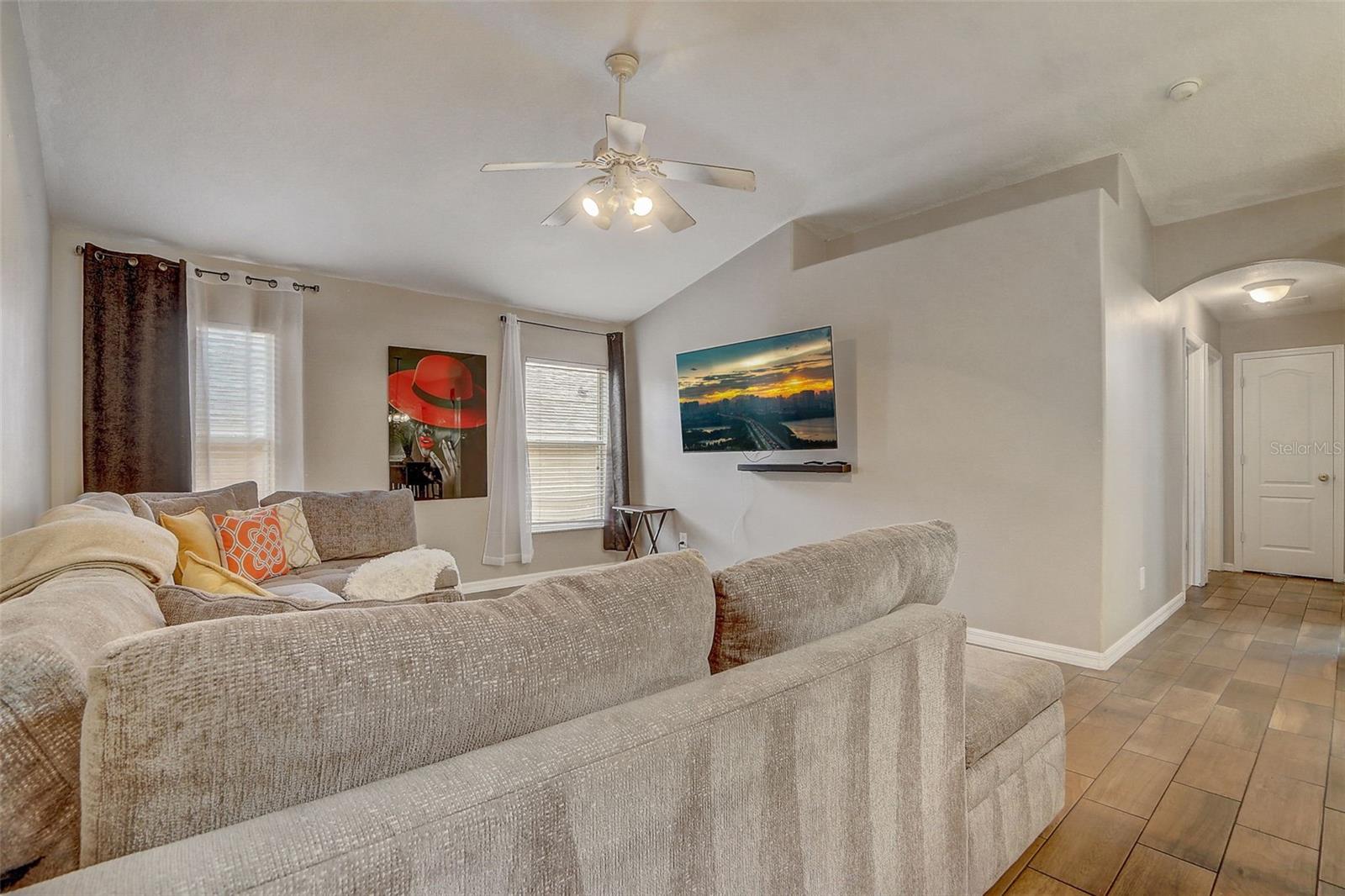 Image 20 of 45 For 129 Compass Rose Dr Brook