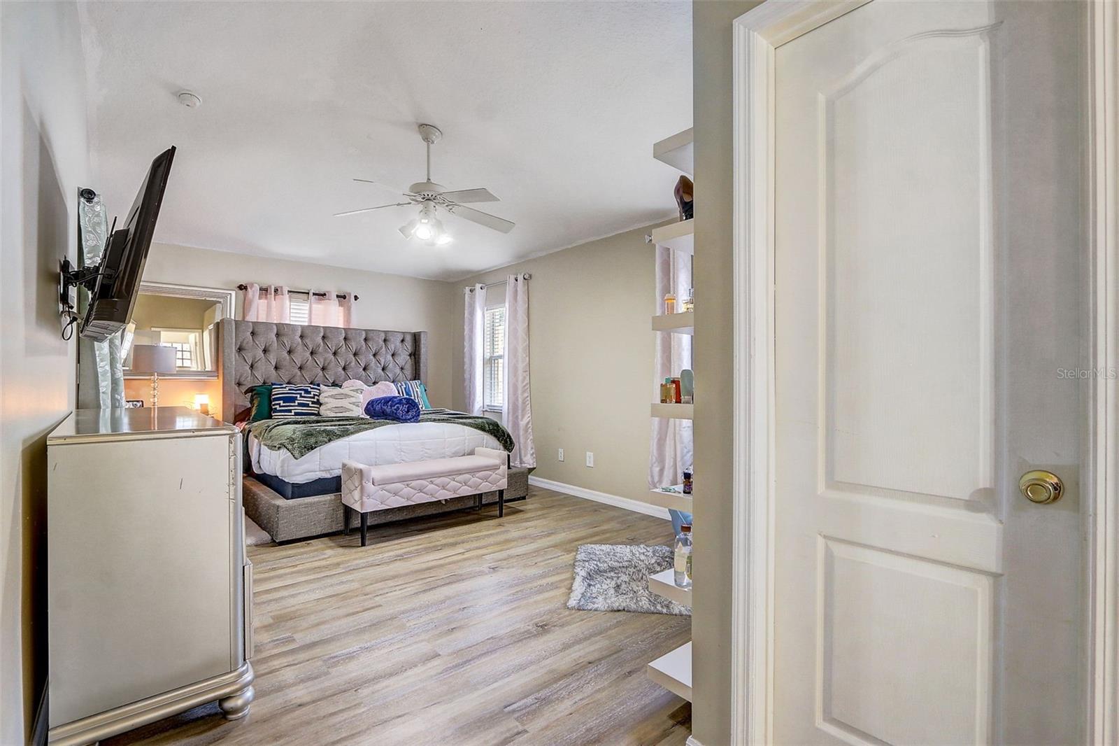 Image 22 of 45 For 129 Compass Rose Dr Brook