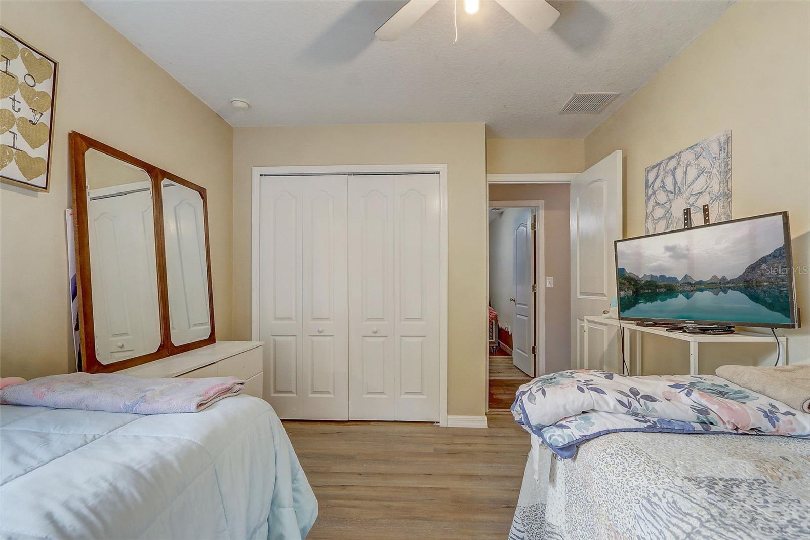 Image 32 of 45 For 129 Compass Rose Dr Brook