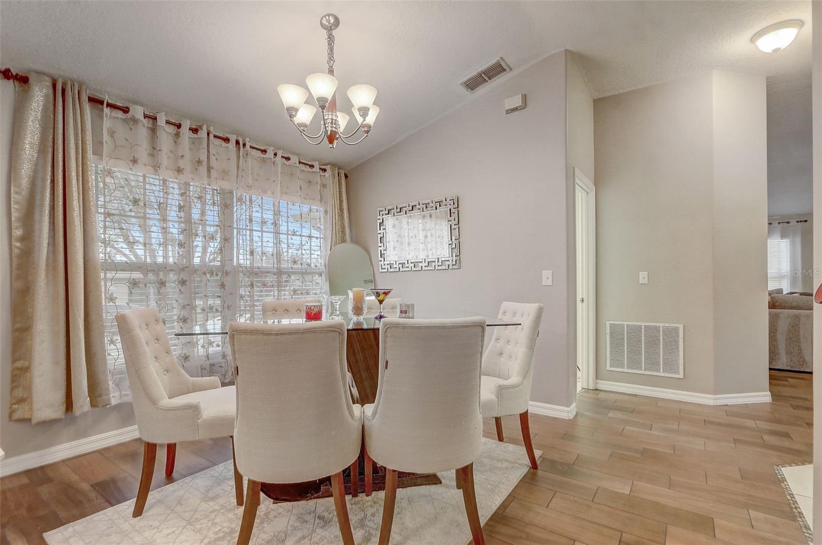 Image 9 of 45 For 129 Compass Rose Dr Brook