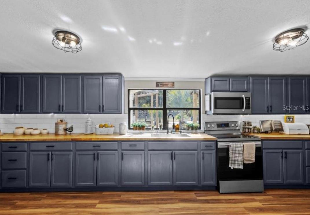 Image 10 of 50 For 11975 162nd Terrace