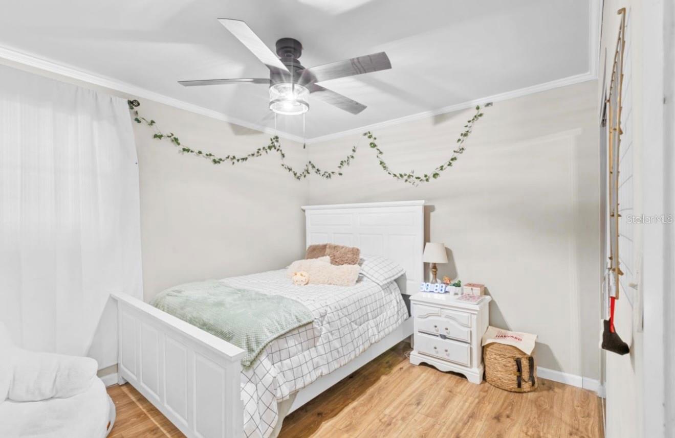 Image 23 of 50 For 11975 162nd Terrace