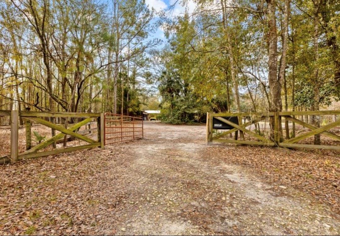 Image 42 of 50 For 11975 162nd Terrace