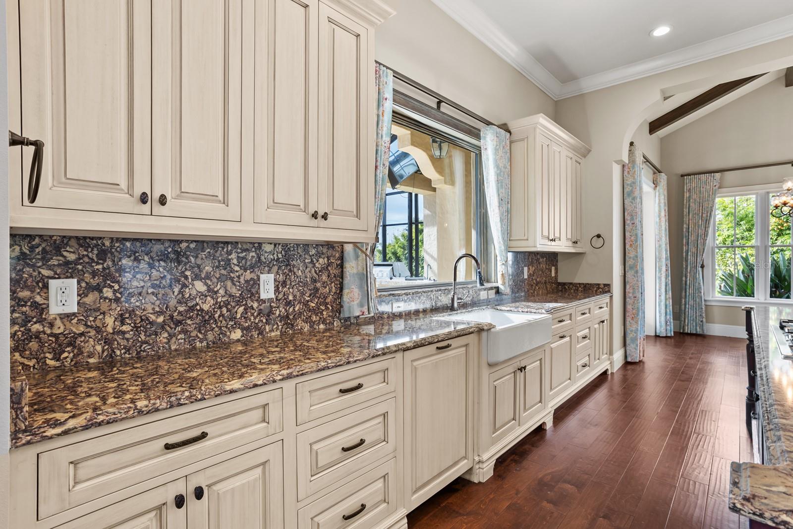 Image 18 of 100 For 6621 Point Hancock Drive