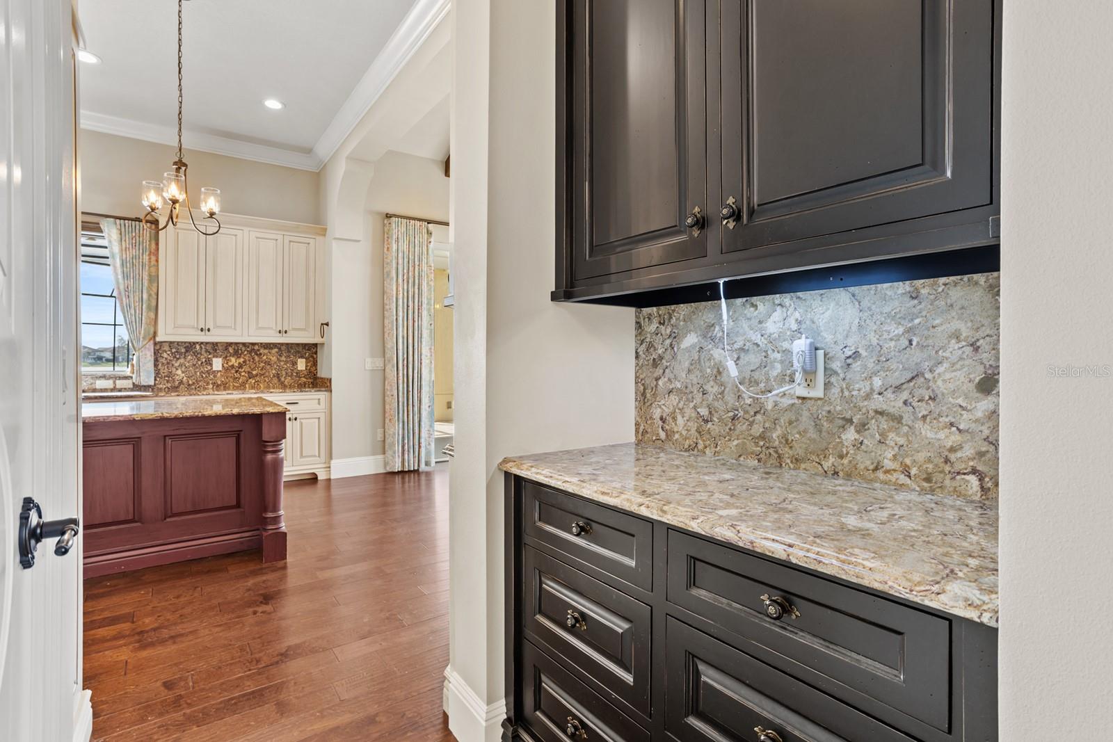 Image 22 of 100 For 6621 Point Hancock Drive