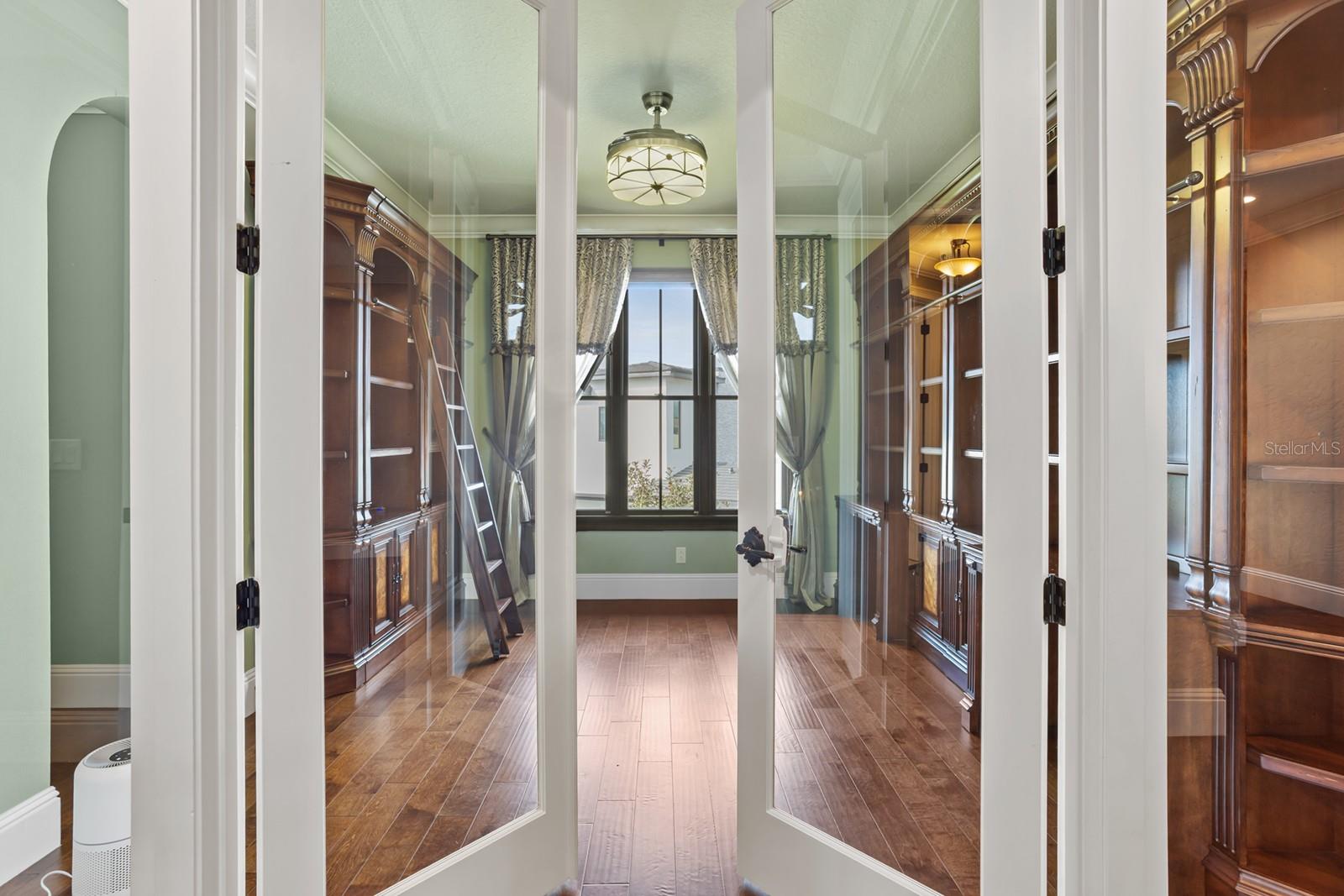 Image 41 of 100 For 6621 Point Hancock Drive