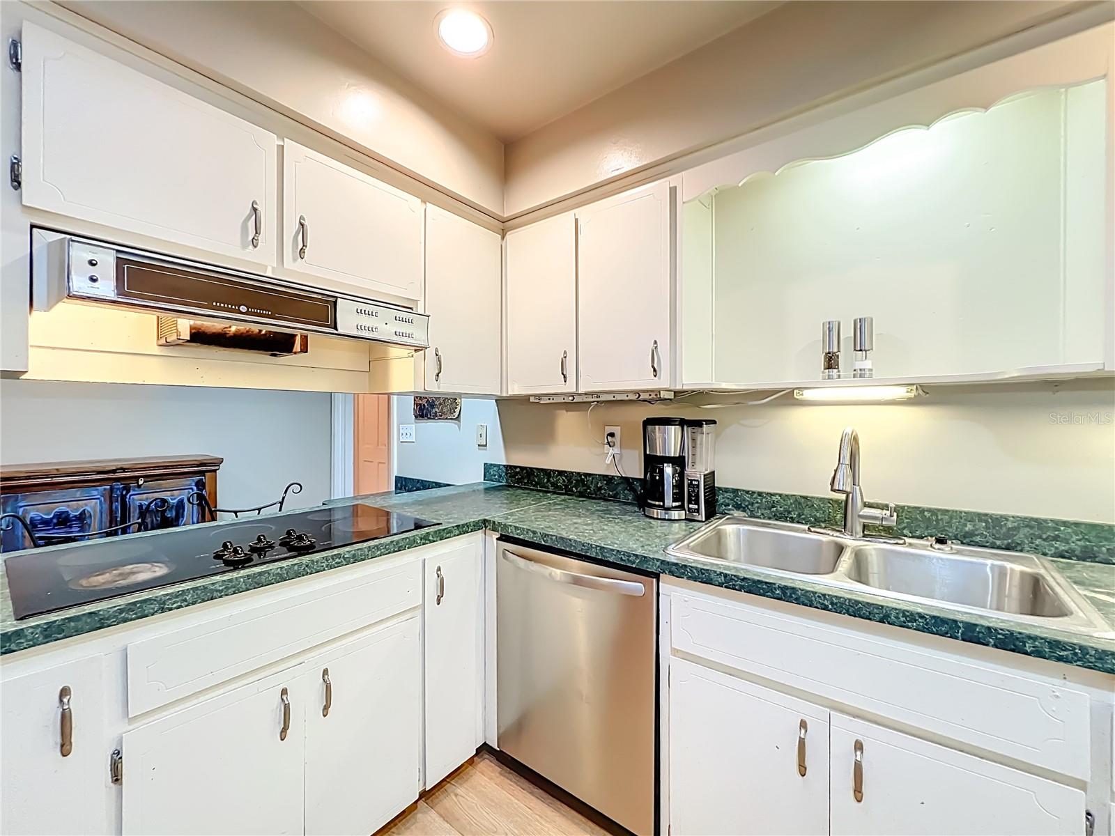 Image 12 of 50 For 415 Hermitage Drive