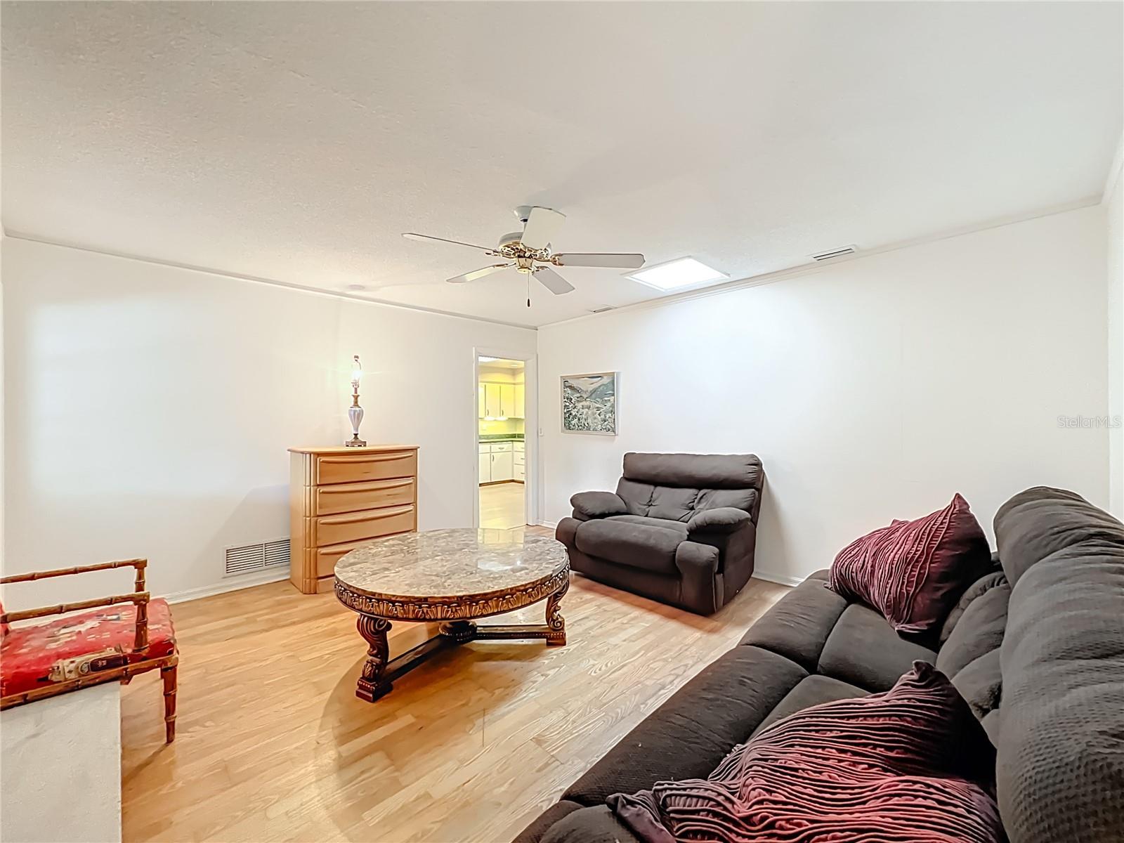 Image 19 of 50 For 415 Hermitage Drive