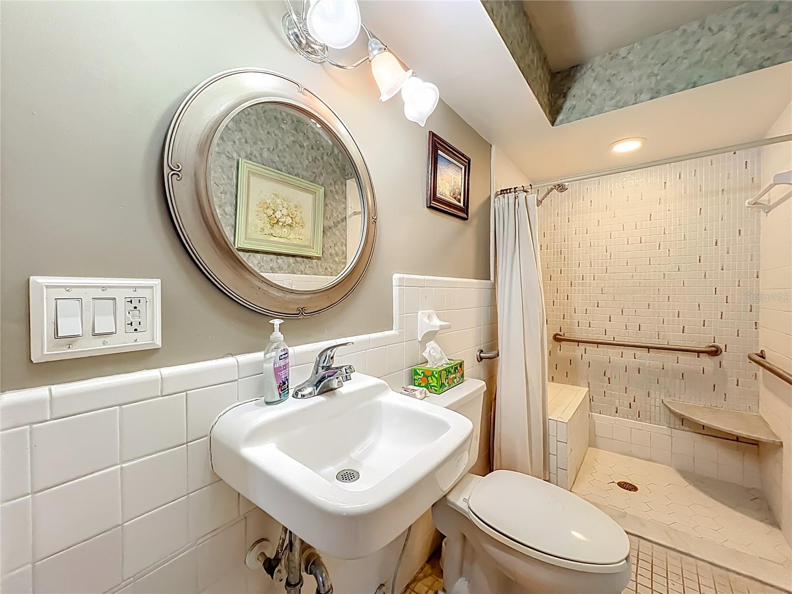 Image 33 of 50 For 415 Hermitage Drive