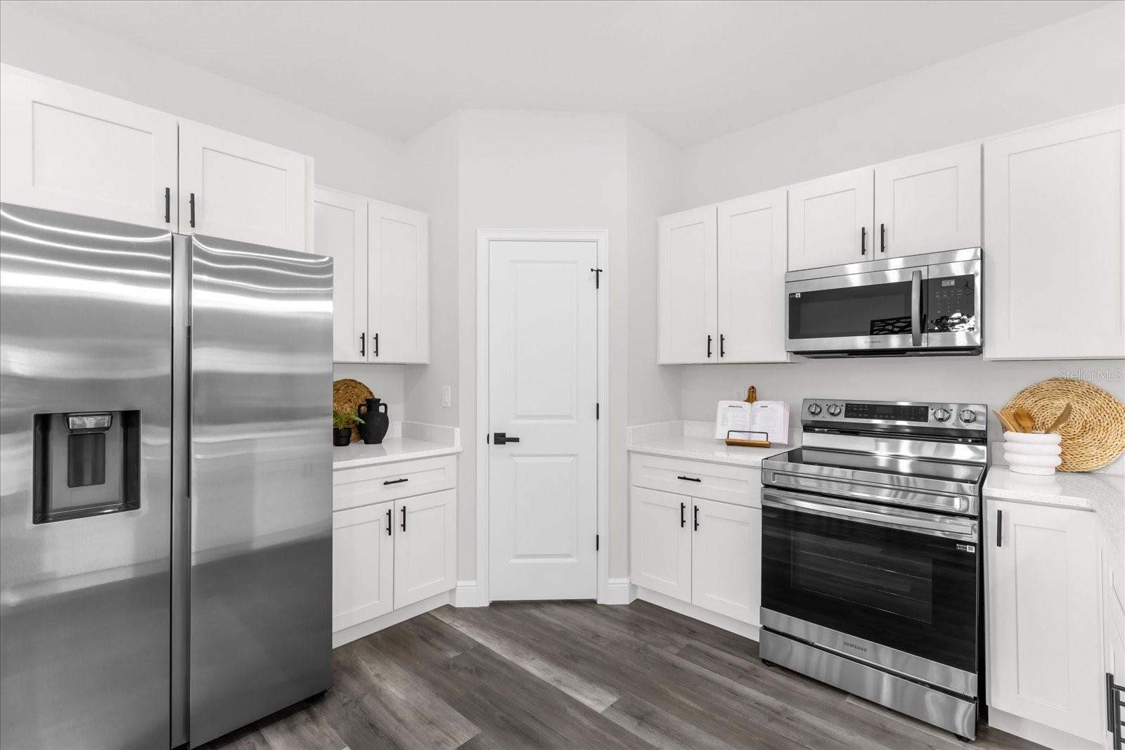 Image 13 of 35 For 4535 172nd Street Road