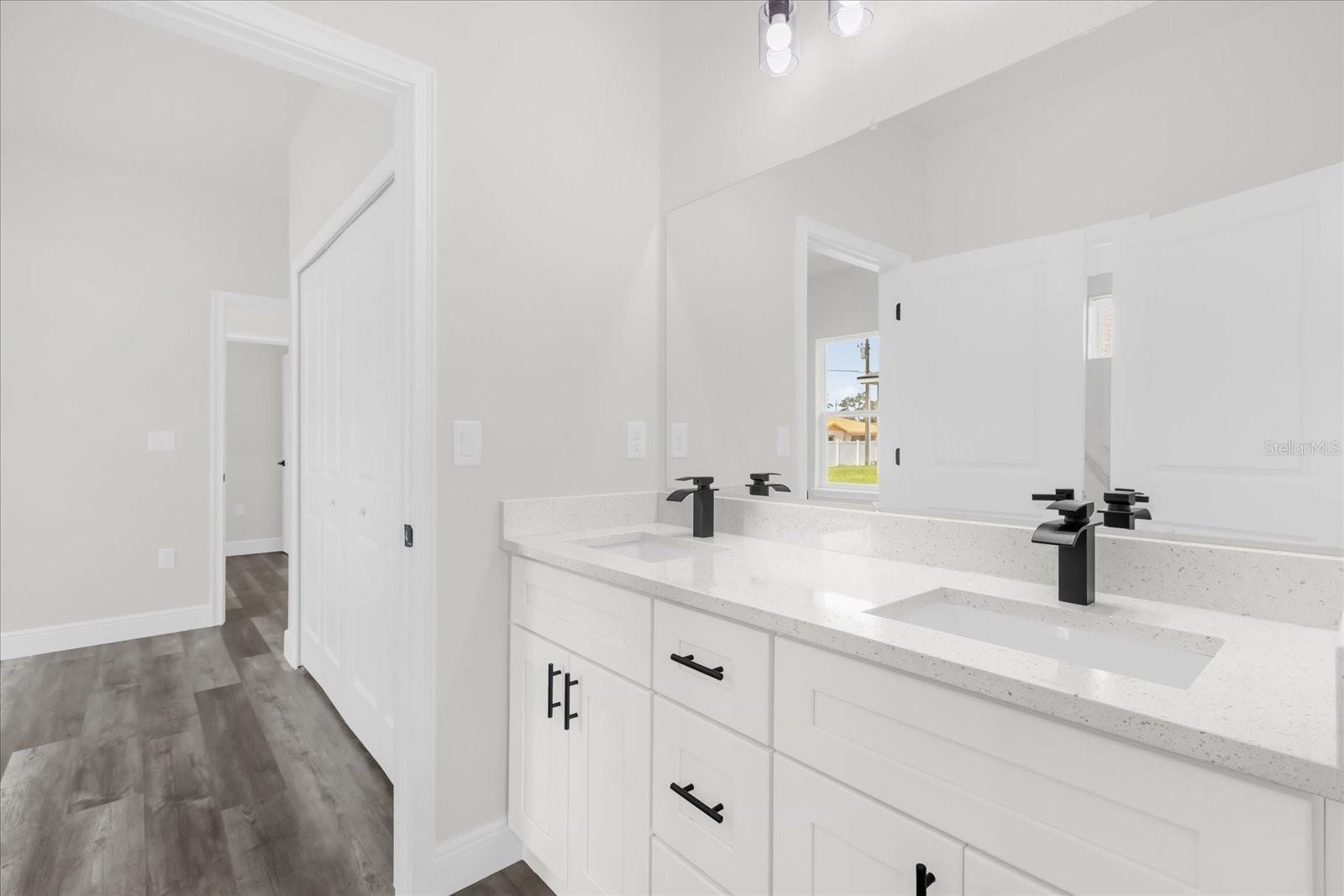 Image 17 of 35 For 4535 172nd Street Road