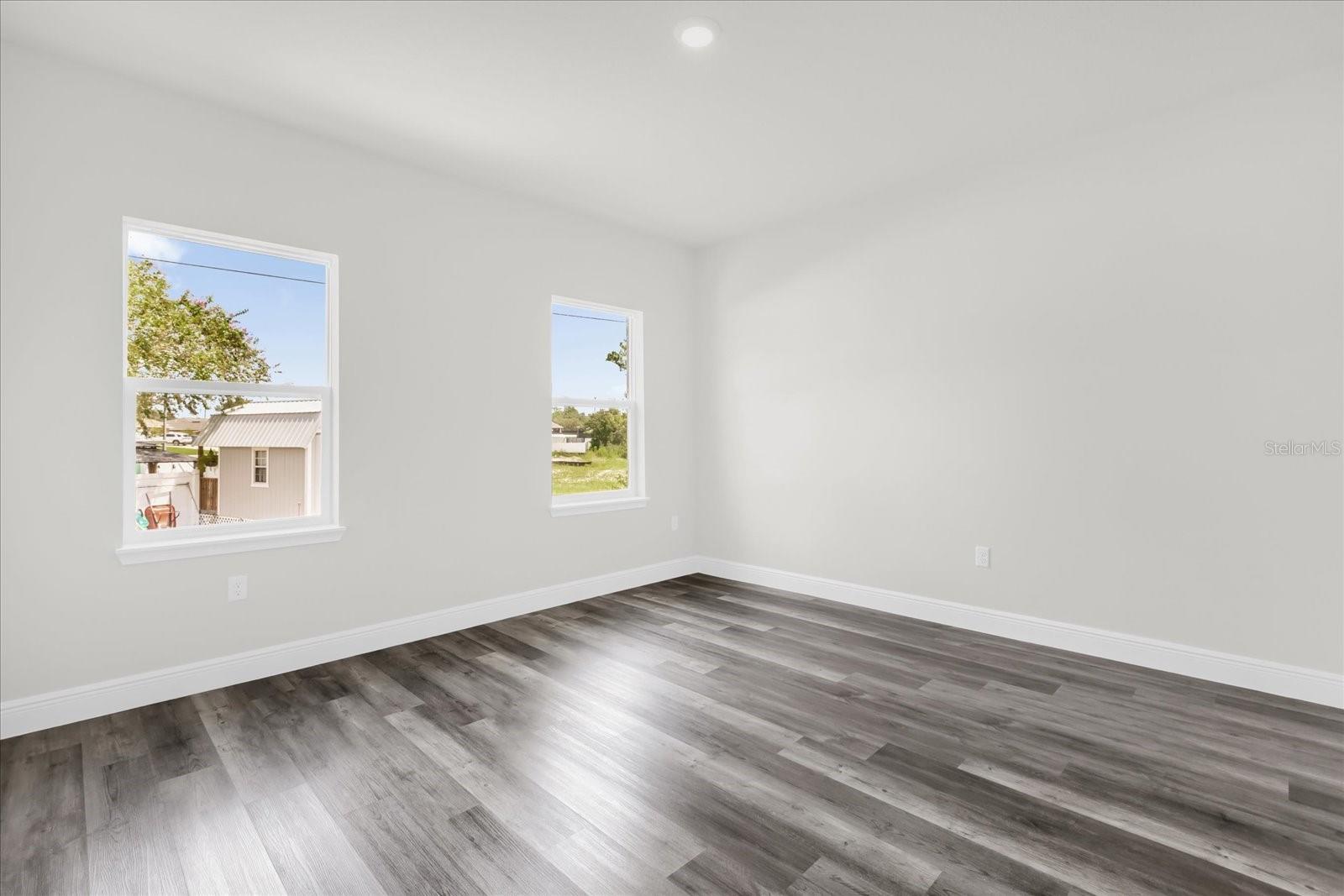 Image 24 of 35 For 4535 172nd Street Road