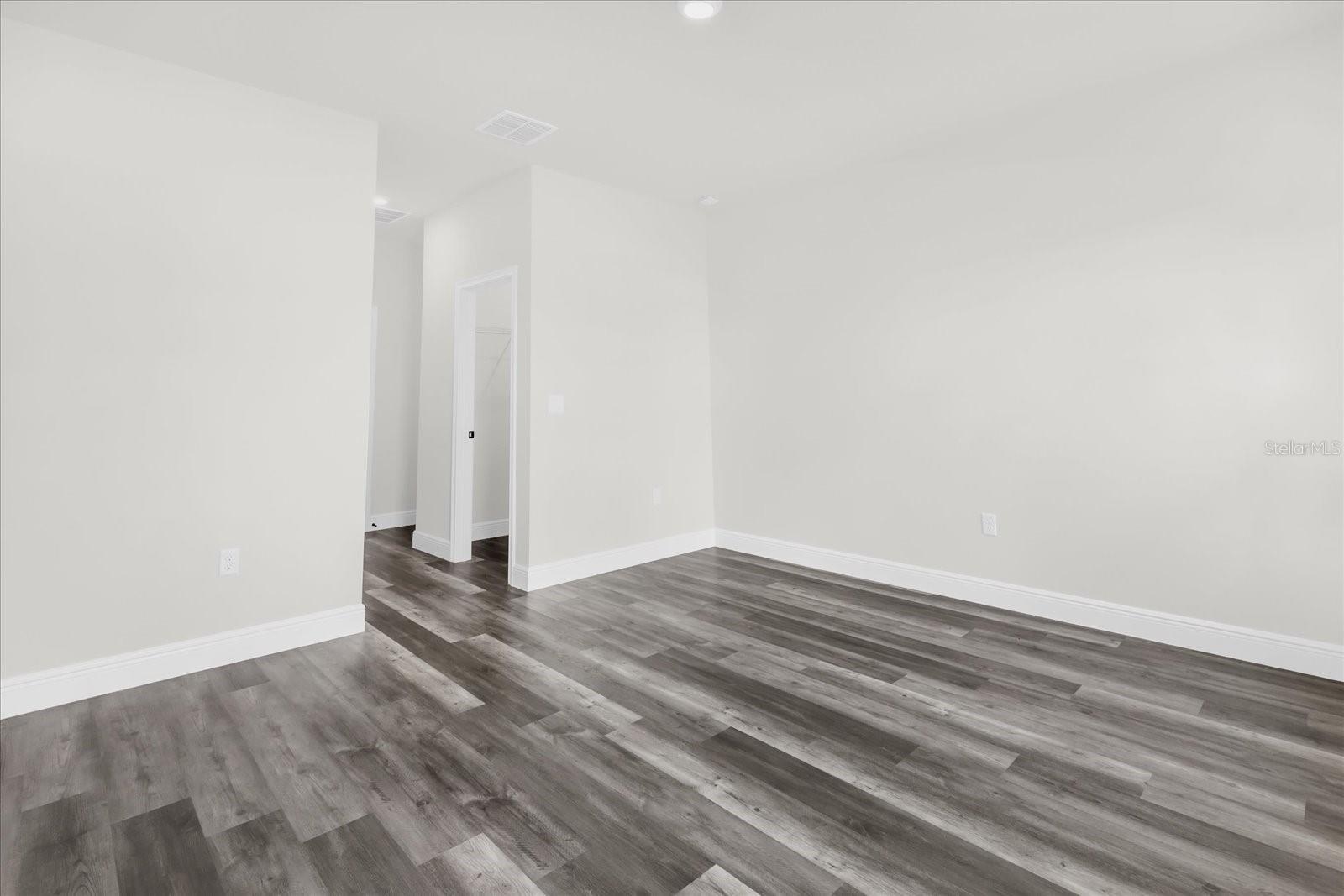 Image 25 of 35 For 4535 172nd Street Road