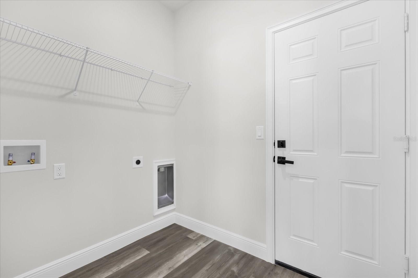 Image 7 of 35 For 4535 172nd Street Road