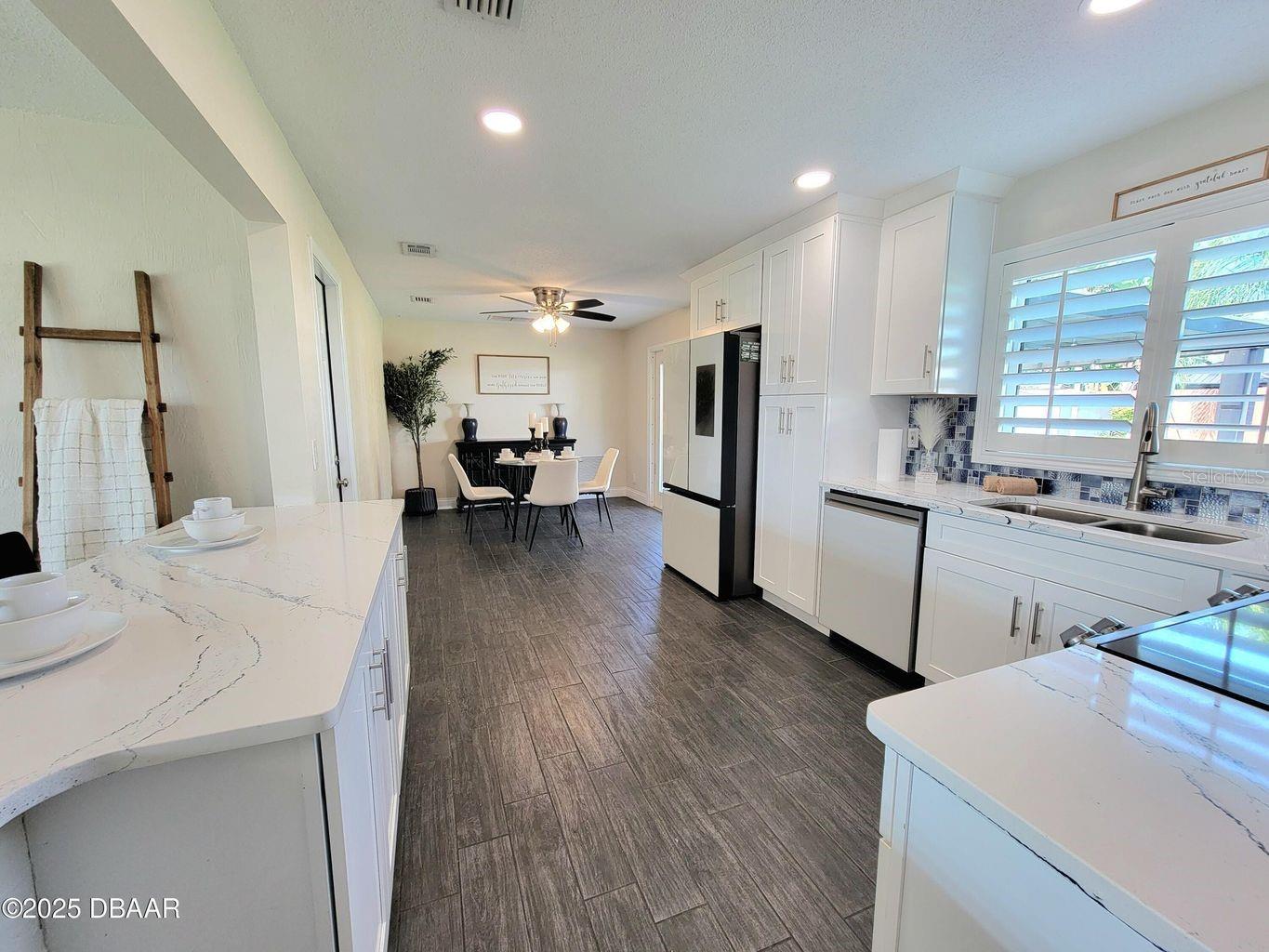 Image 14 of 39 For 253 Brighton Drive