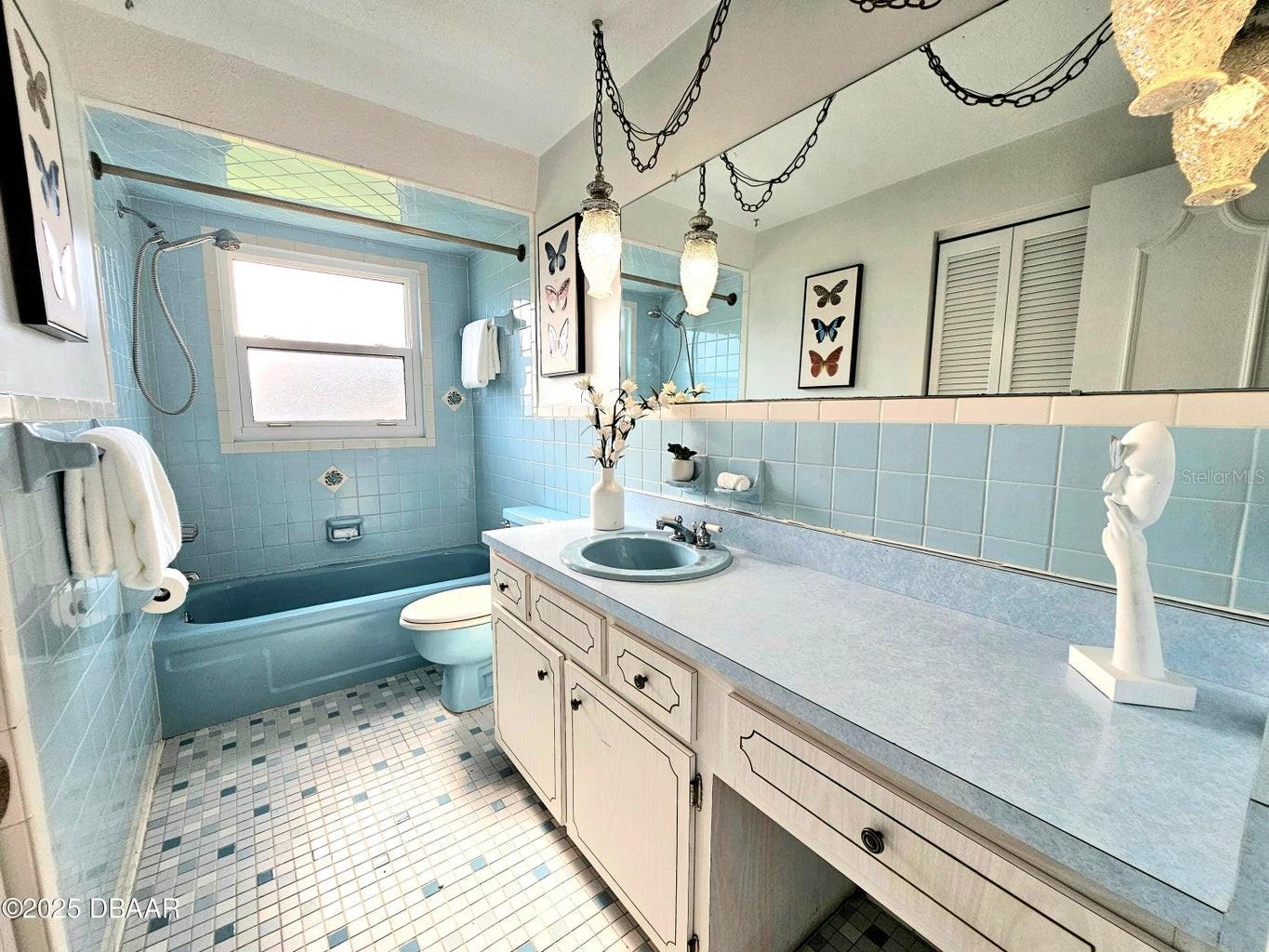 Image 22 of 39 For 253 Brighton Drive