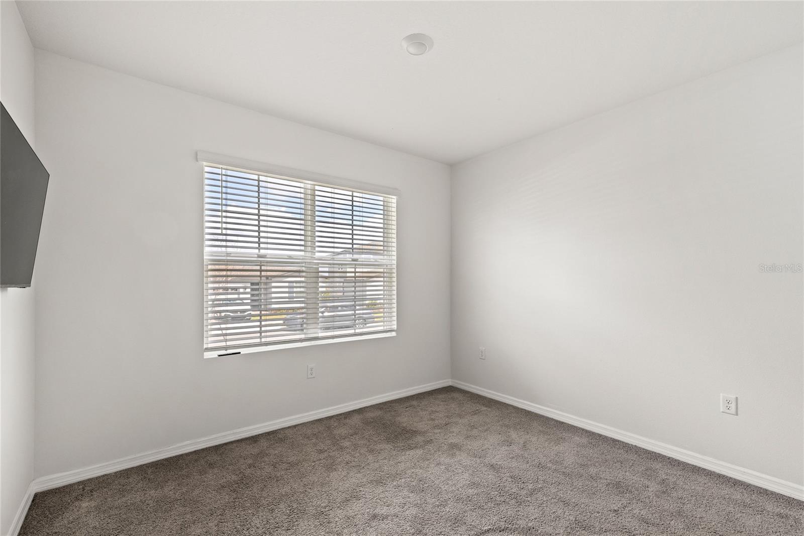 Image 5 of 40 For 1117 Griffon Avenue