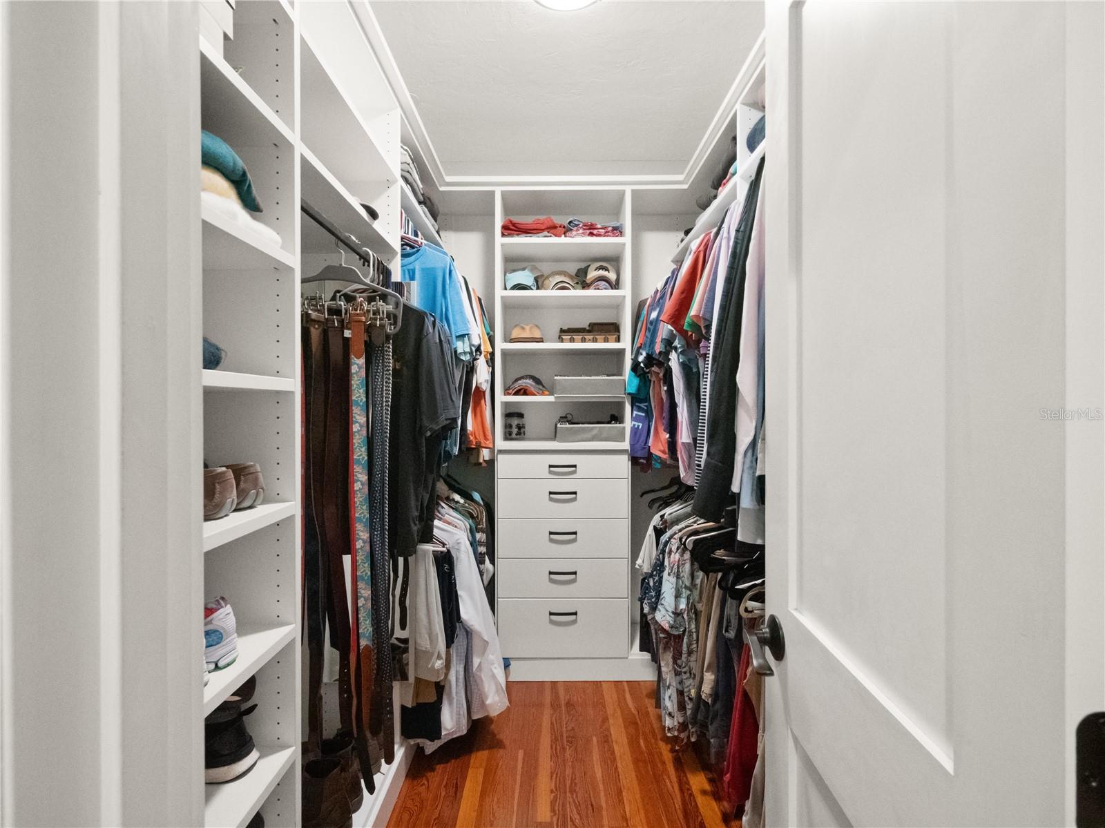 Image 20 of 34 For 818 Stetson Street