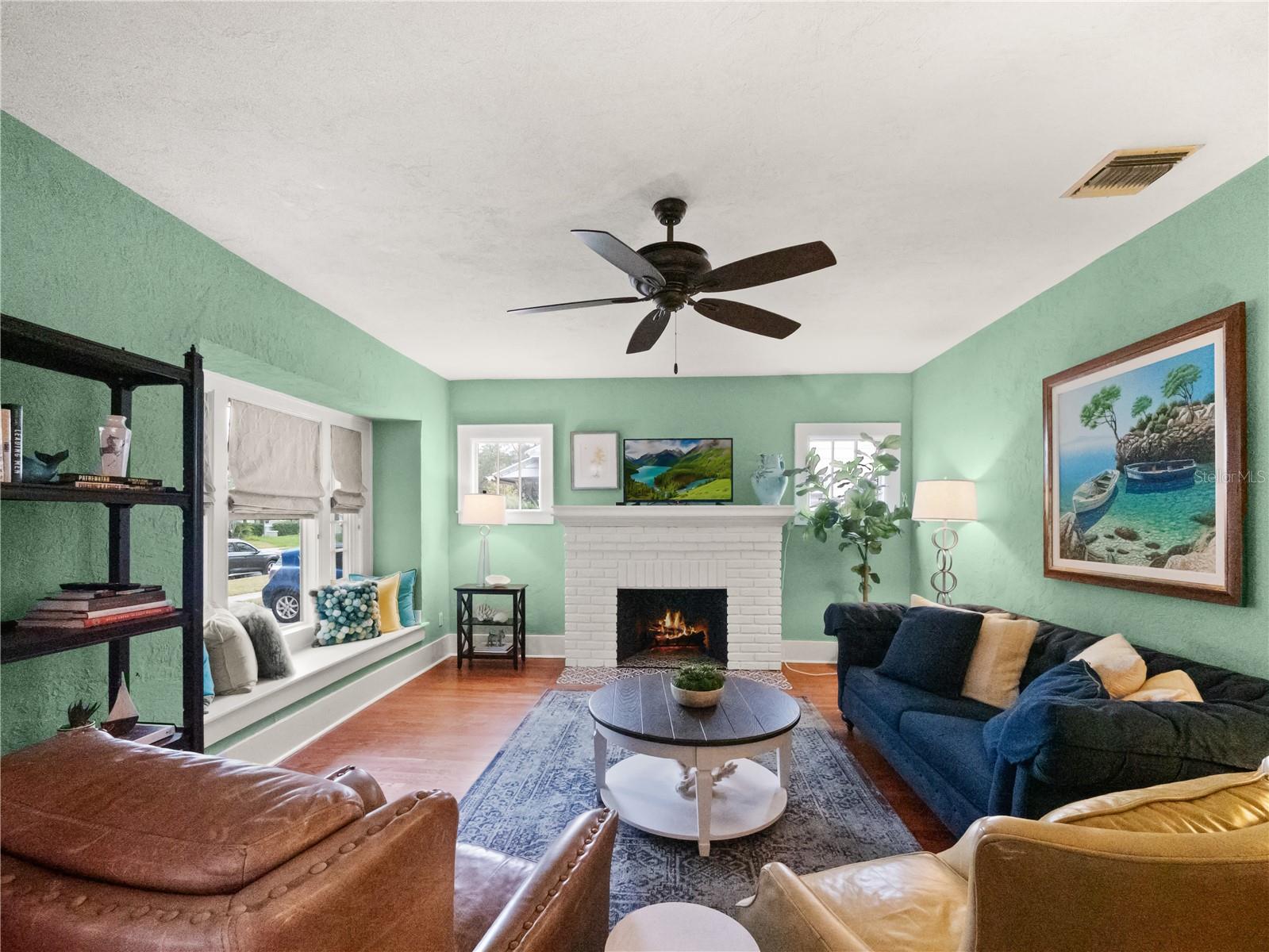 Image 3 of 34 For 818 Stetson Street