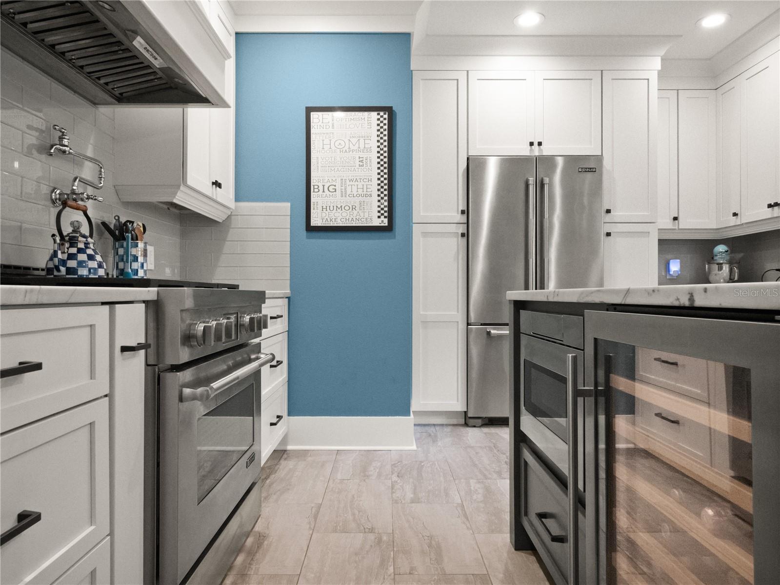 Image 7 of 34 For 818 Stetson Street