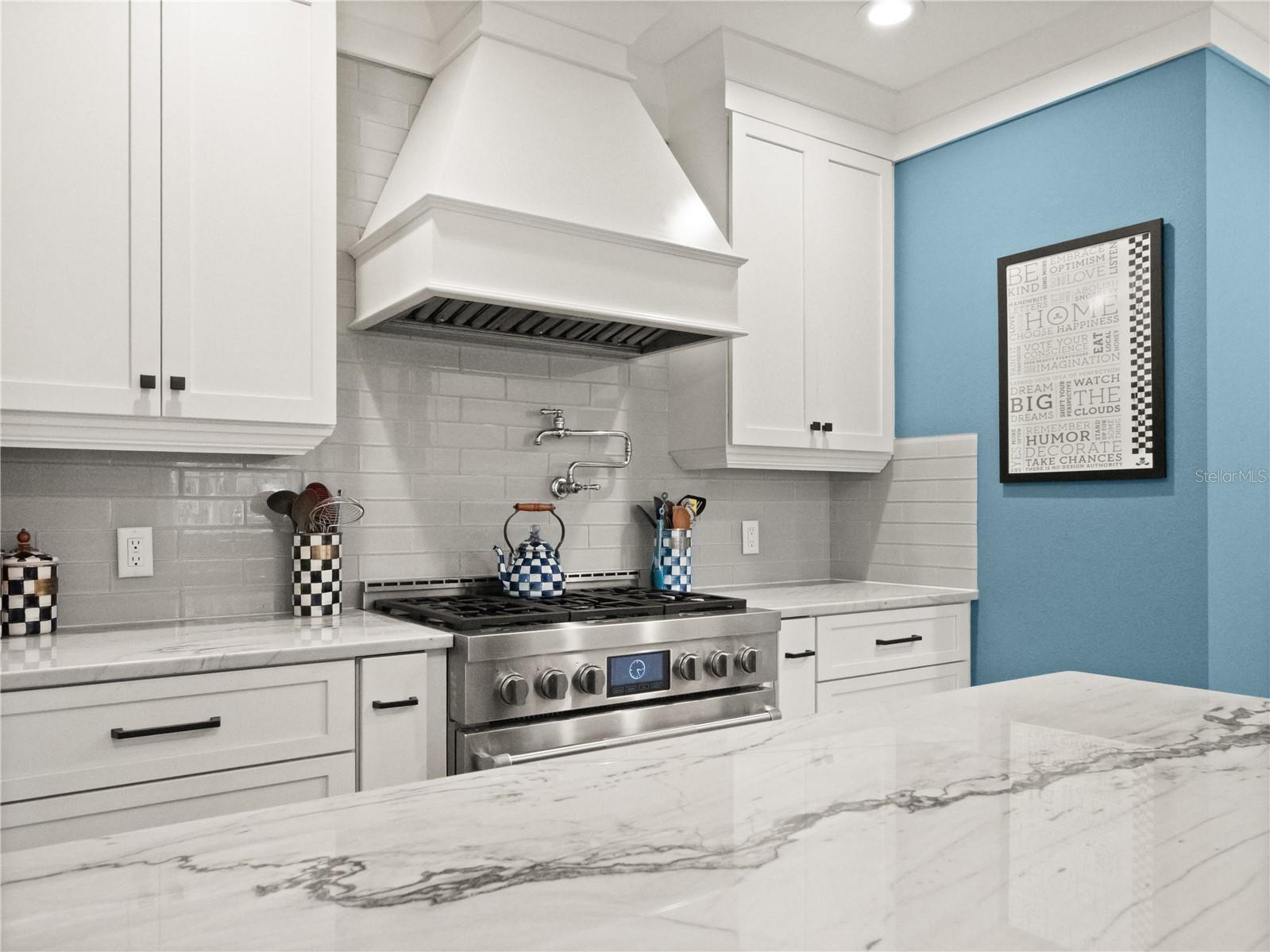 Image 8 of 34 For 818 Stetson Street