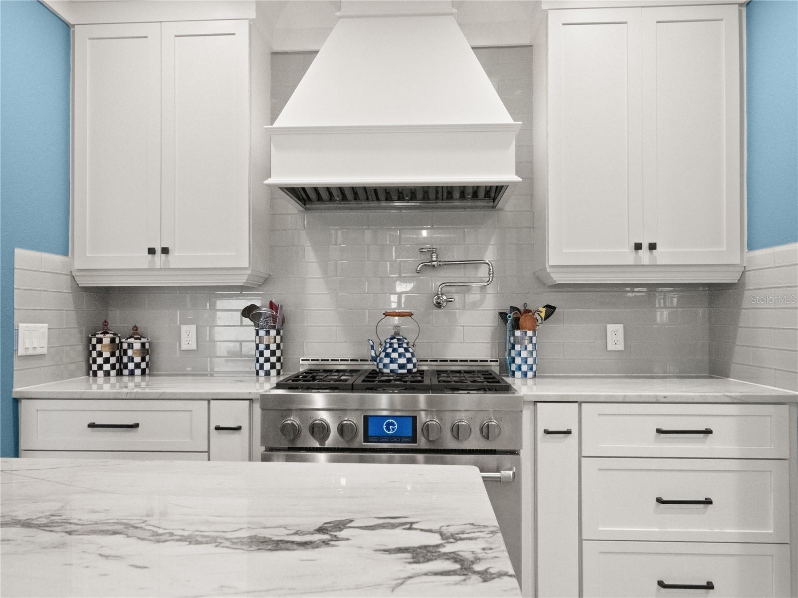 Image 9 of 34 For 818 Stetson Street