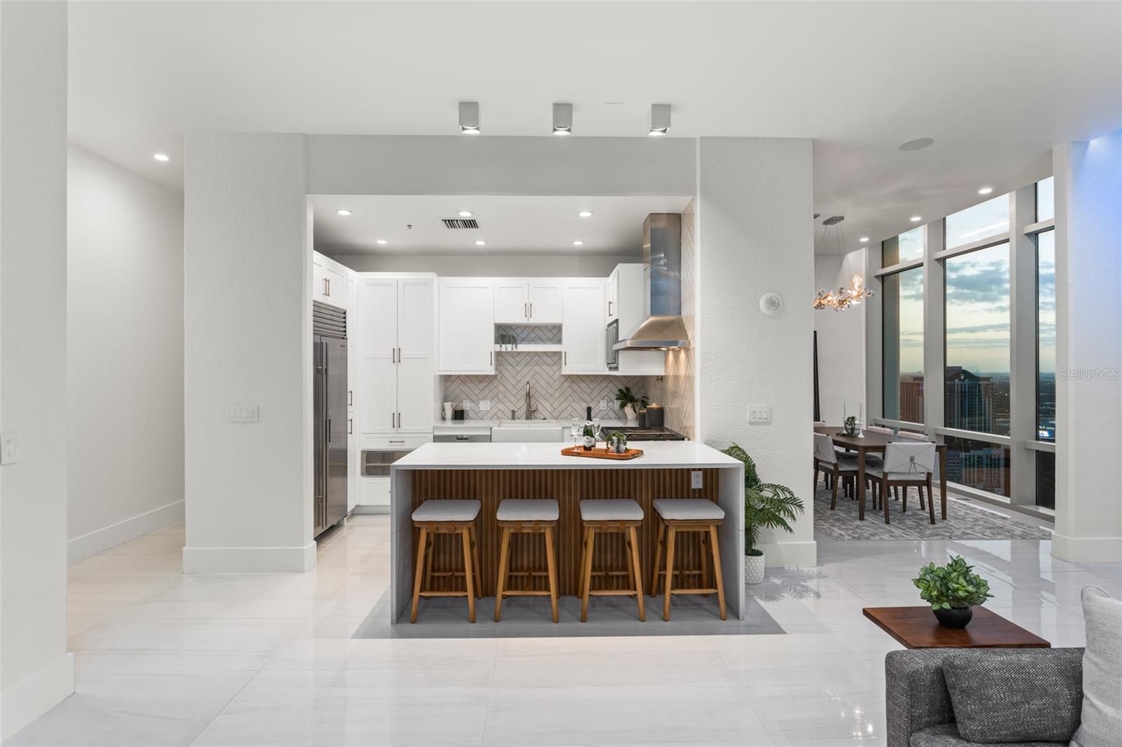 Image 11 of 44 For 150 Robinson Street Ph3506