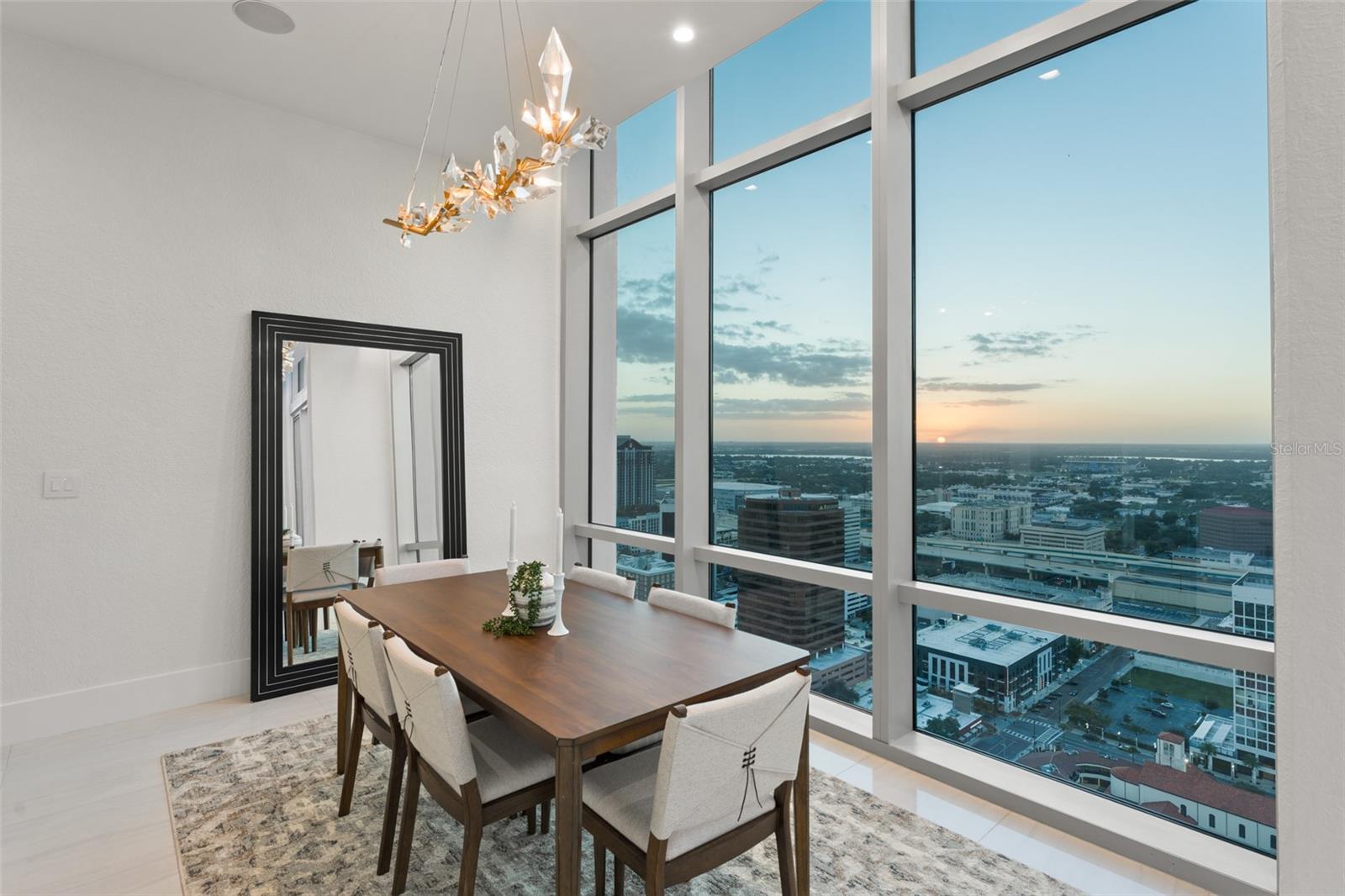 Image 12 of 44 For 150 Robinson Street Ph3506